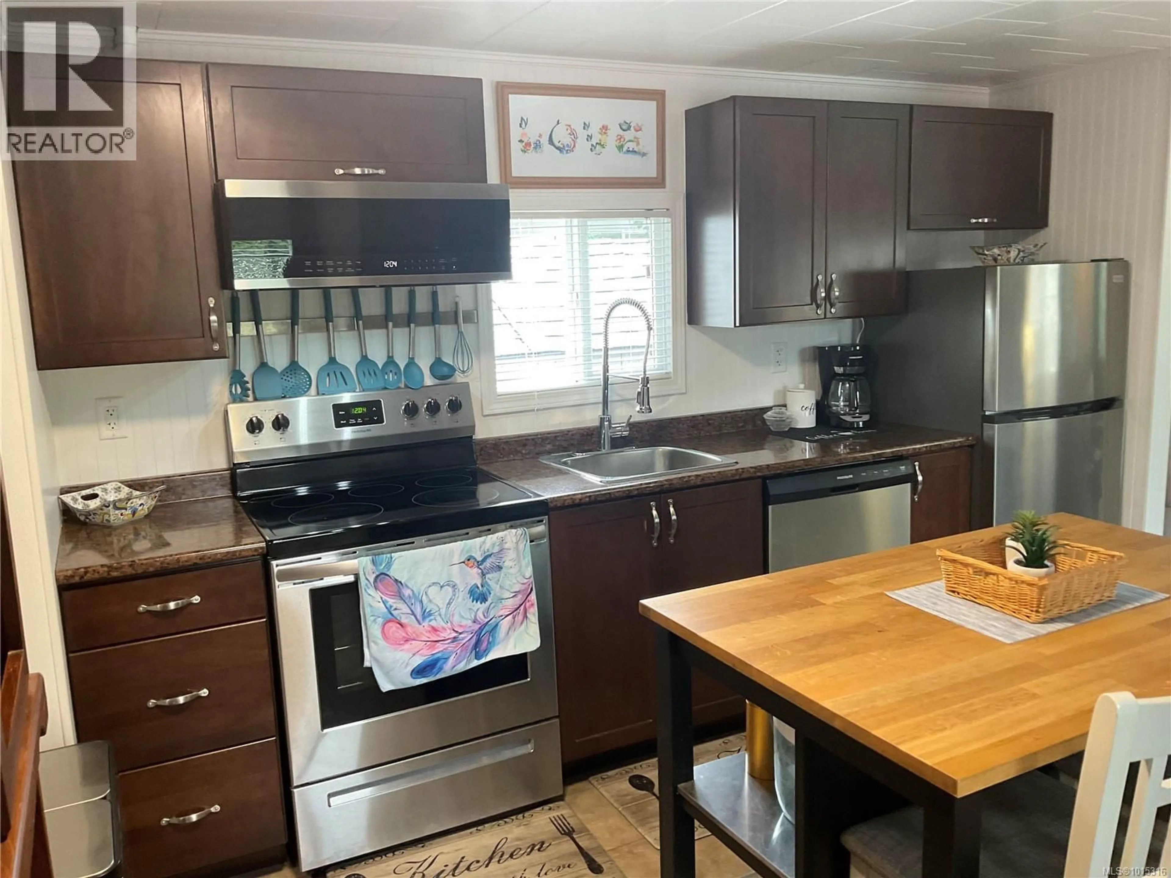 Standard kitchen, wood/laminate floor for 14 - 1074 OLD VICTORIA ROAD, Nanaimo British Columbia V9R6L7