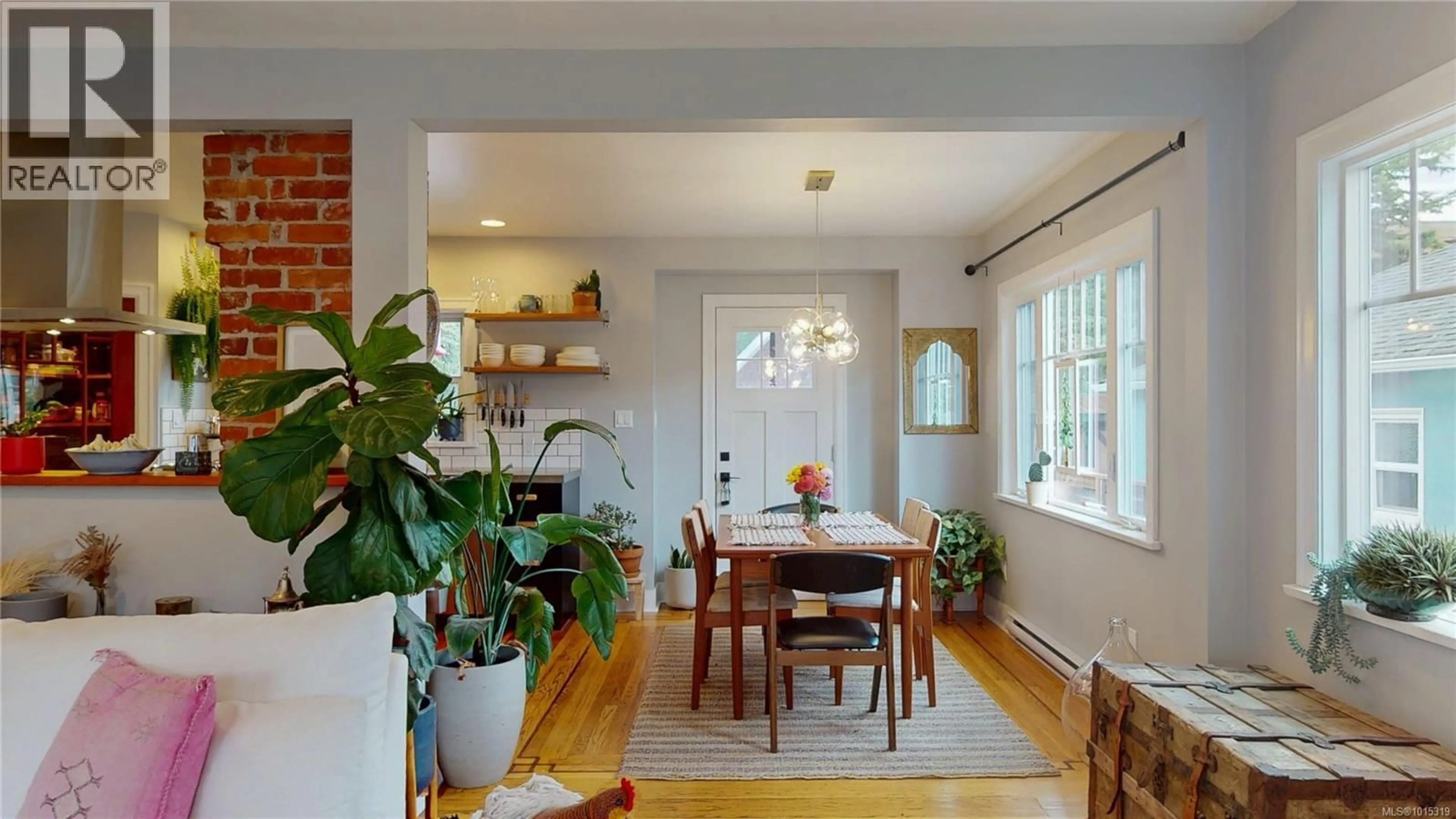 Dining room, unknown for 1024 TOLMIE AVENUE, Saanich British Columbia V8X2H1