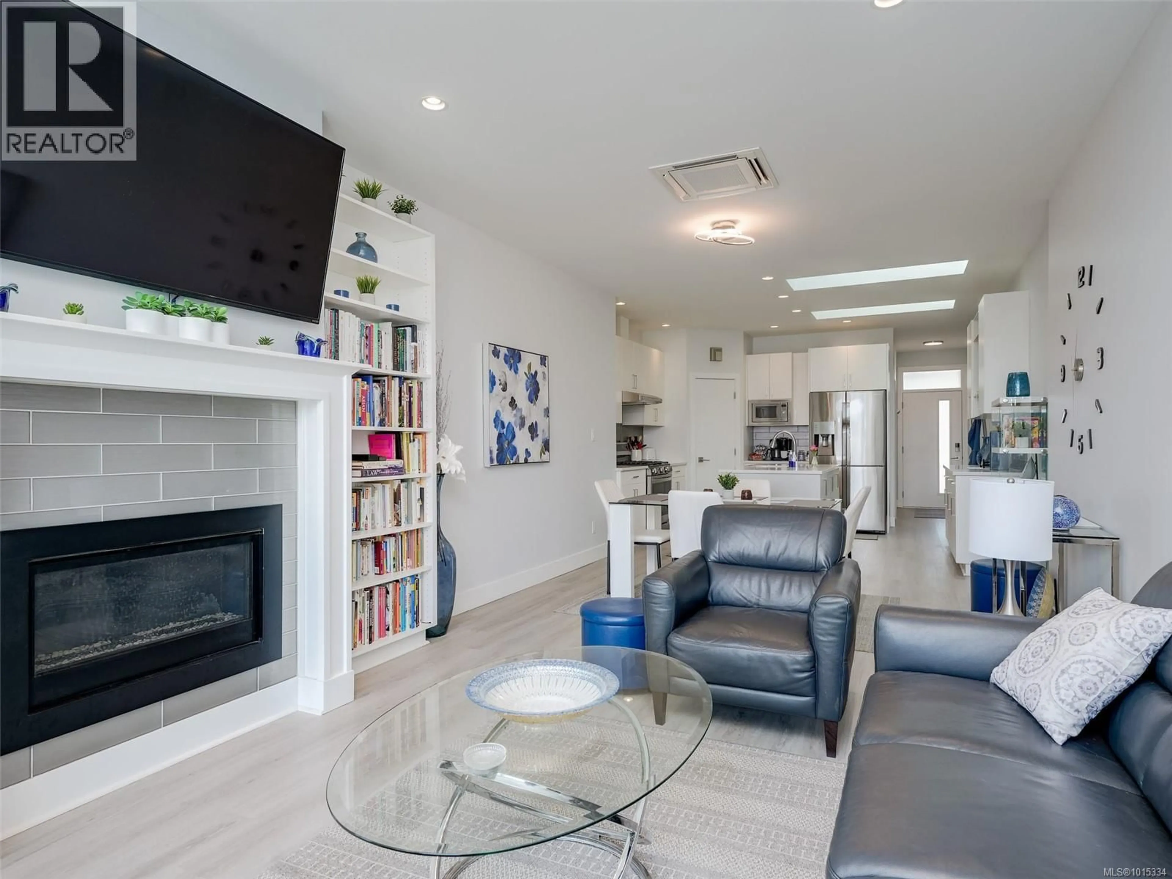 Living room with furniture, unknown for 2407 MOUNTAIN HEIGHTS DRIVE, Sooke British Columbia V9Z0L4