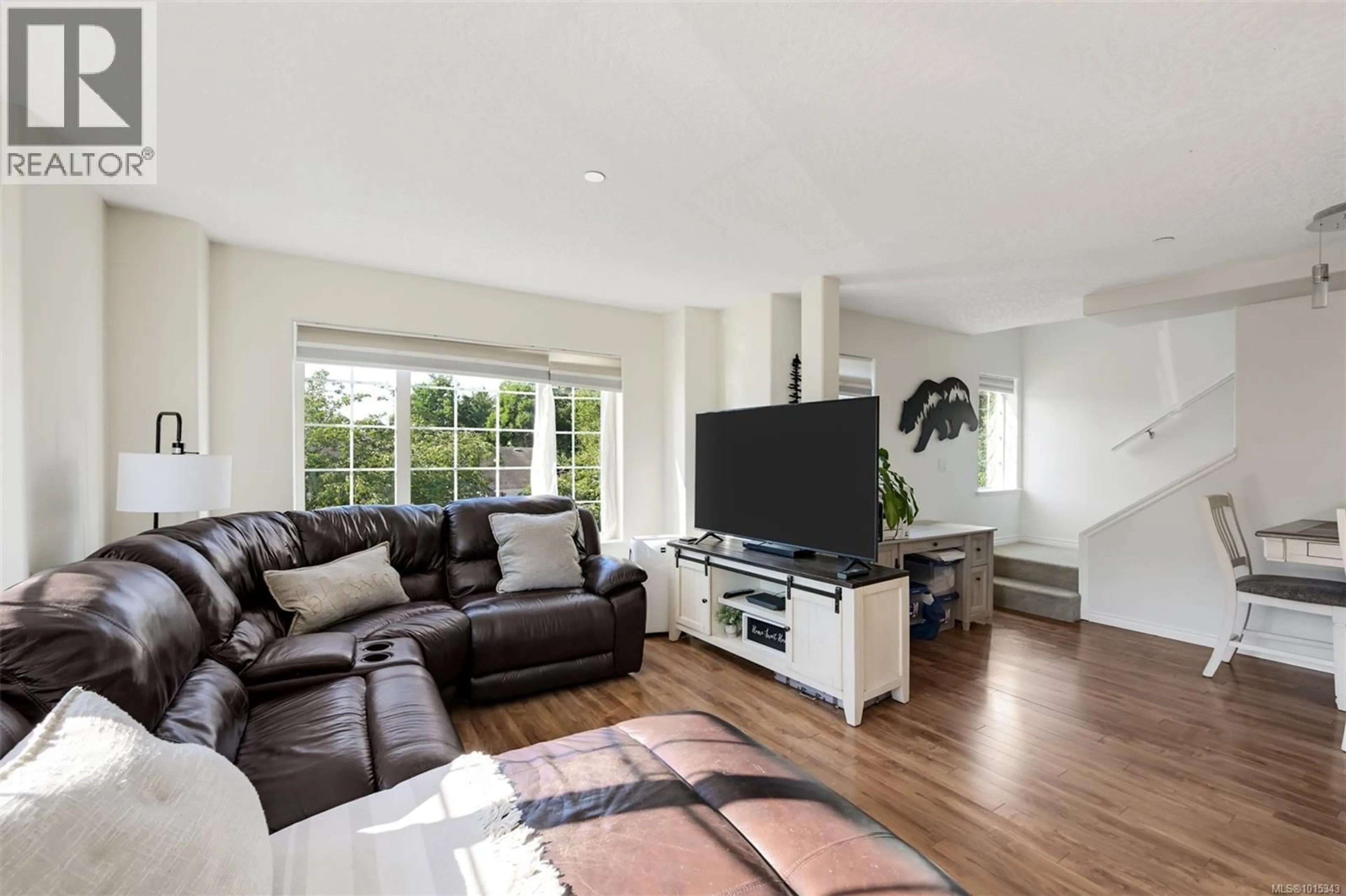 Living room with furniture, unknown for 202 - 2644 DEVILLE ROAD, Langford British Columbia V9B3W8