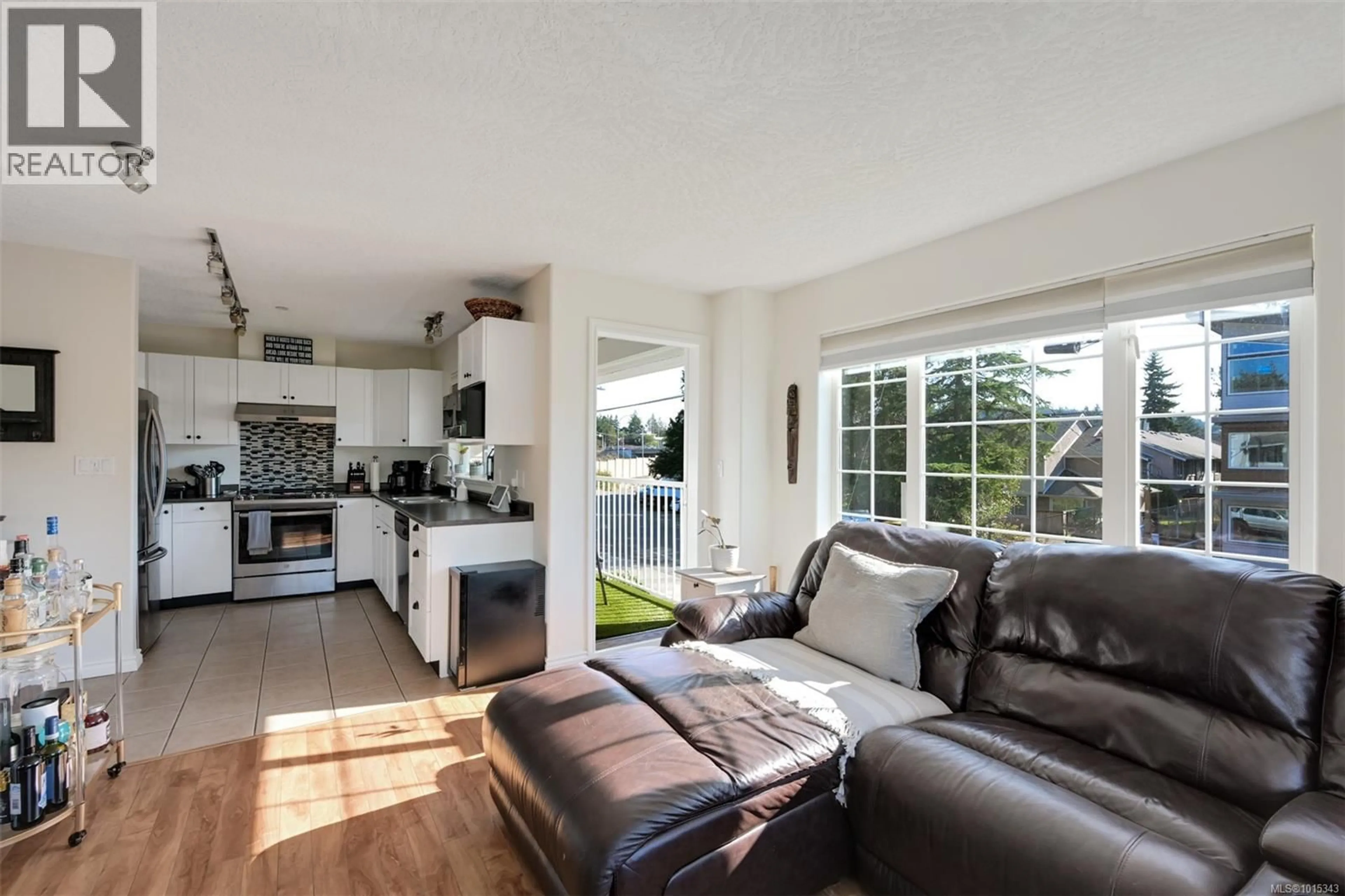 Living room with furniture, unknown for 202 - 2644 DEVILLE ROAD, Langford British Columbia V9B3W8