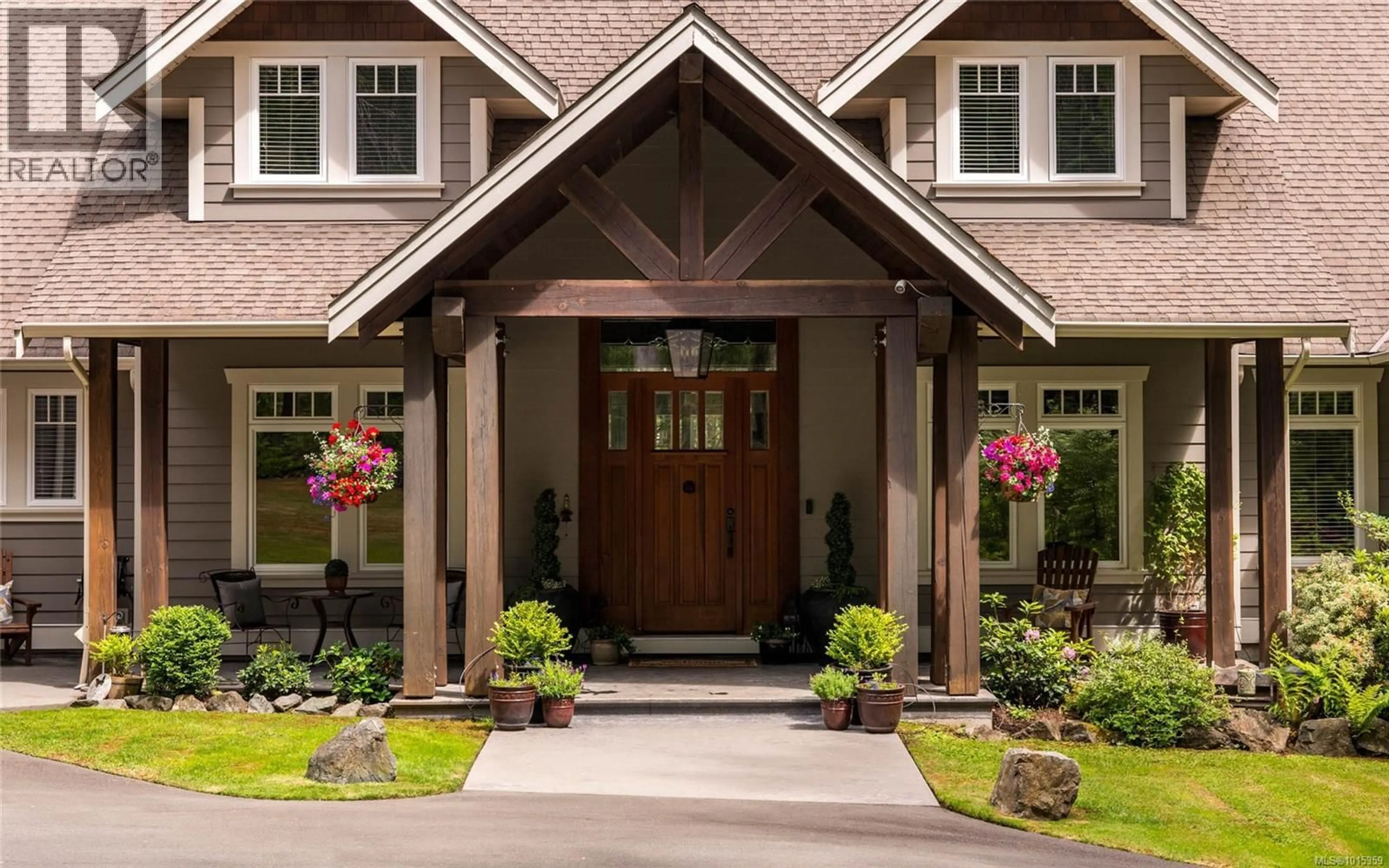 Indoor entryway for 1453 WHITE PINE TERRACE, Highlands British Columbia V9B6J3