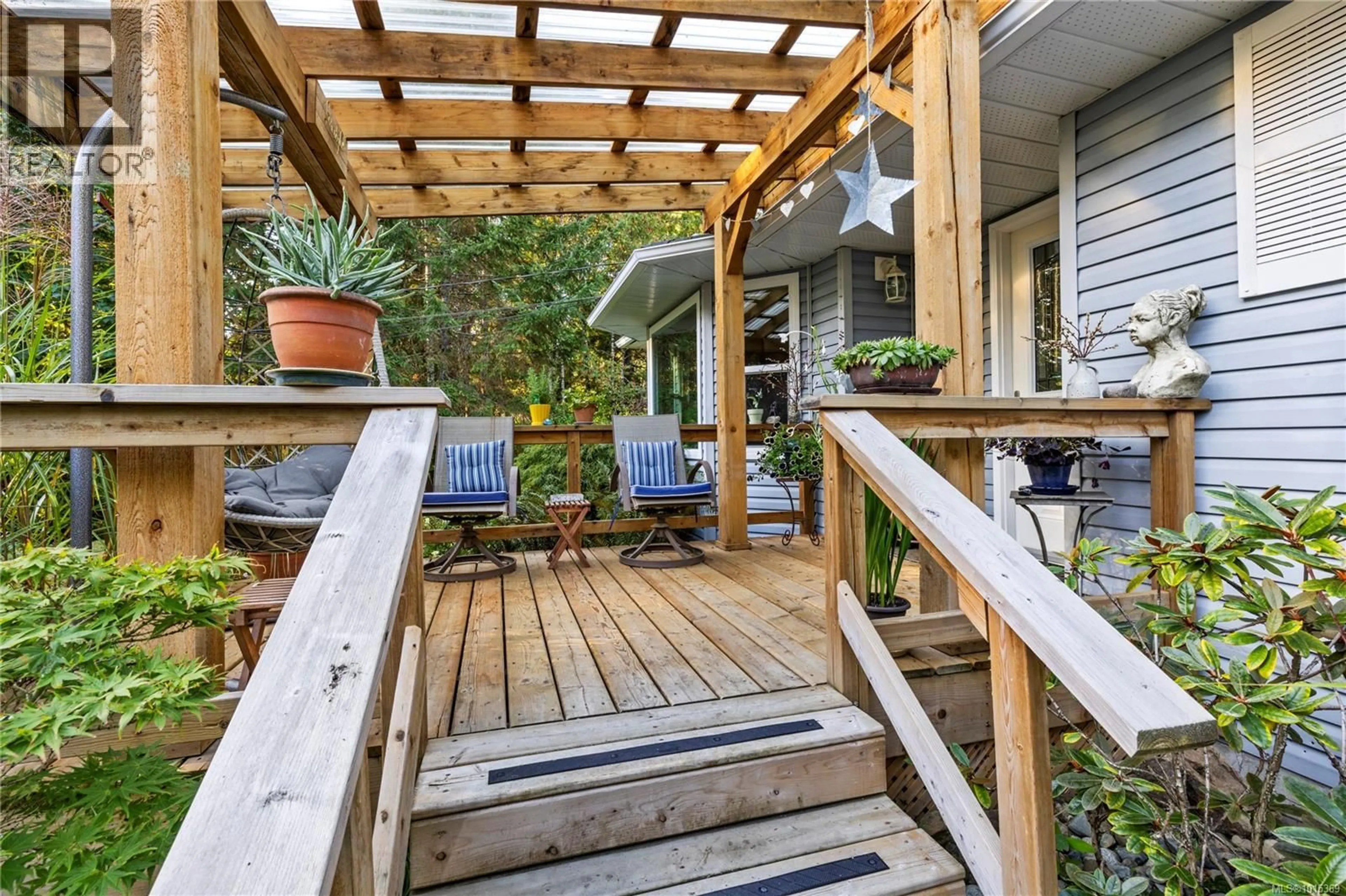 Patio, street for 1554 SHALDOR PLACE, Nanaimo British Columbia V9X1S5