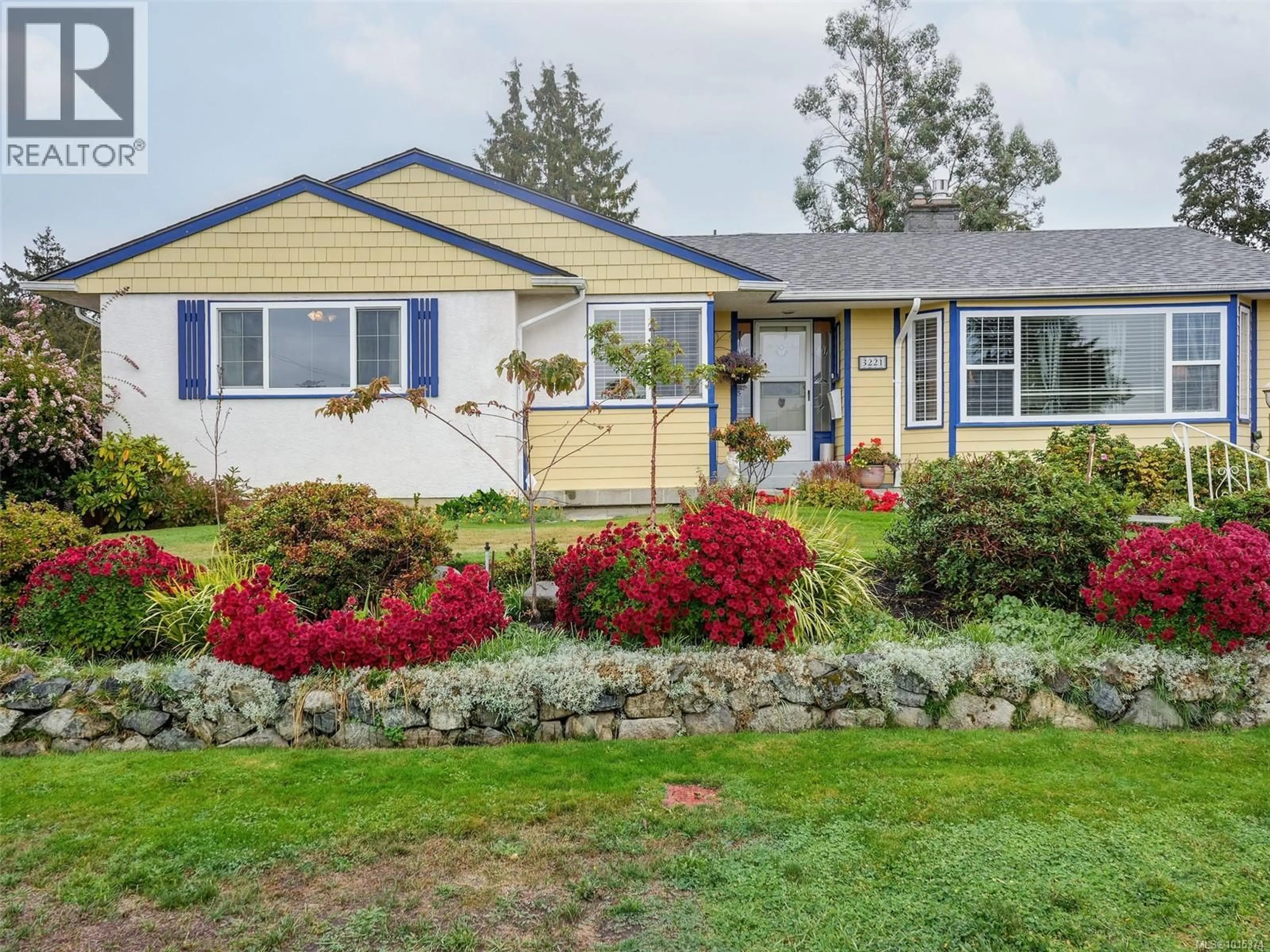 Home with vinyl exterior material, street for 3221 FRECHETTE STREET, Saanich British Columbia V8N4N8
