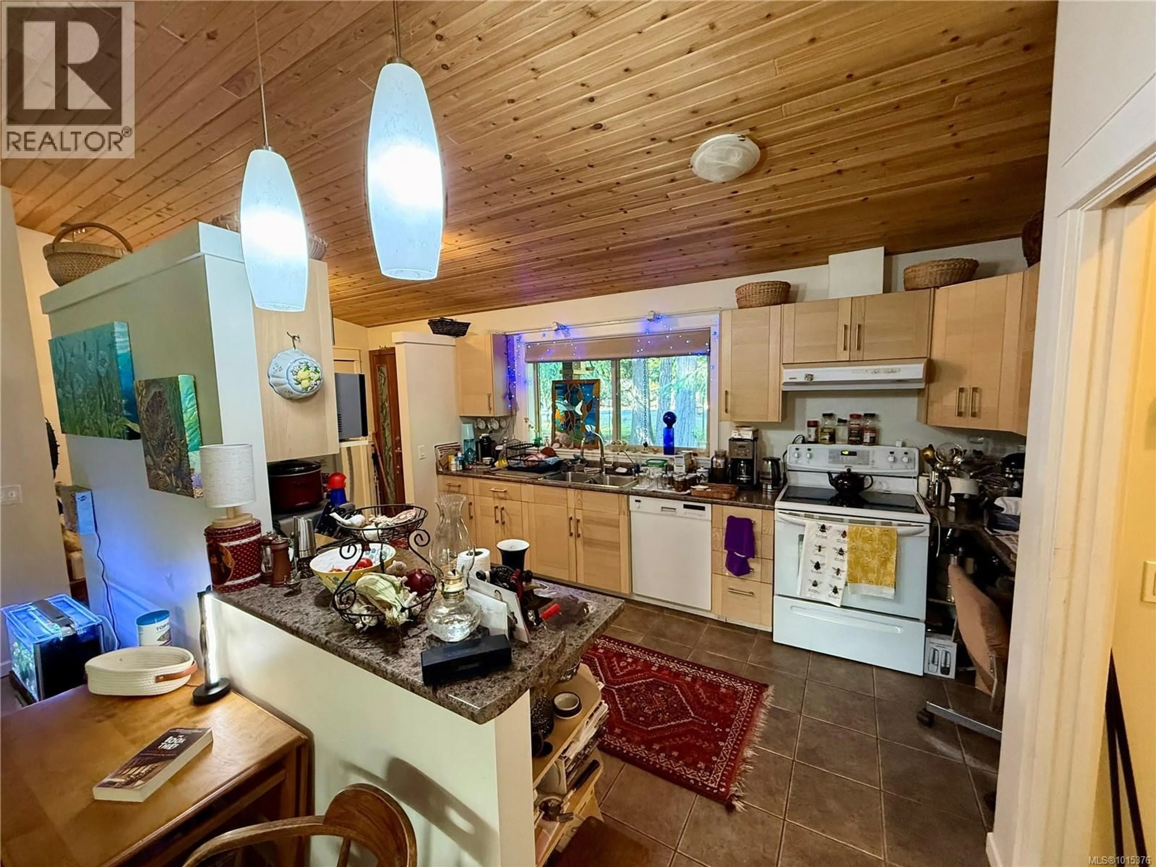 Open concept kitchen, unknown for 2623 YARDARM ROAD, Pender Island British Columbia V0N2M2