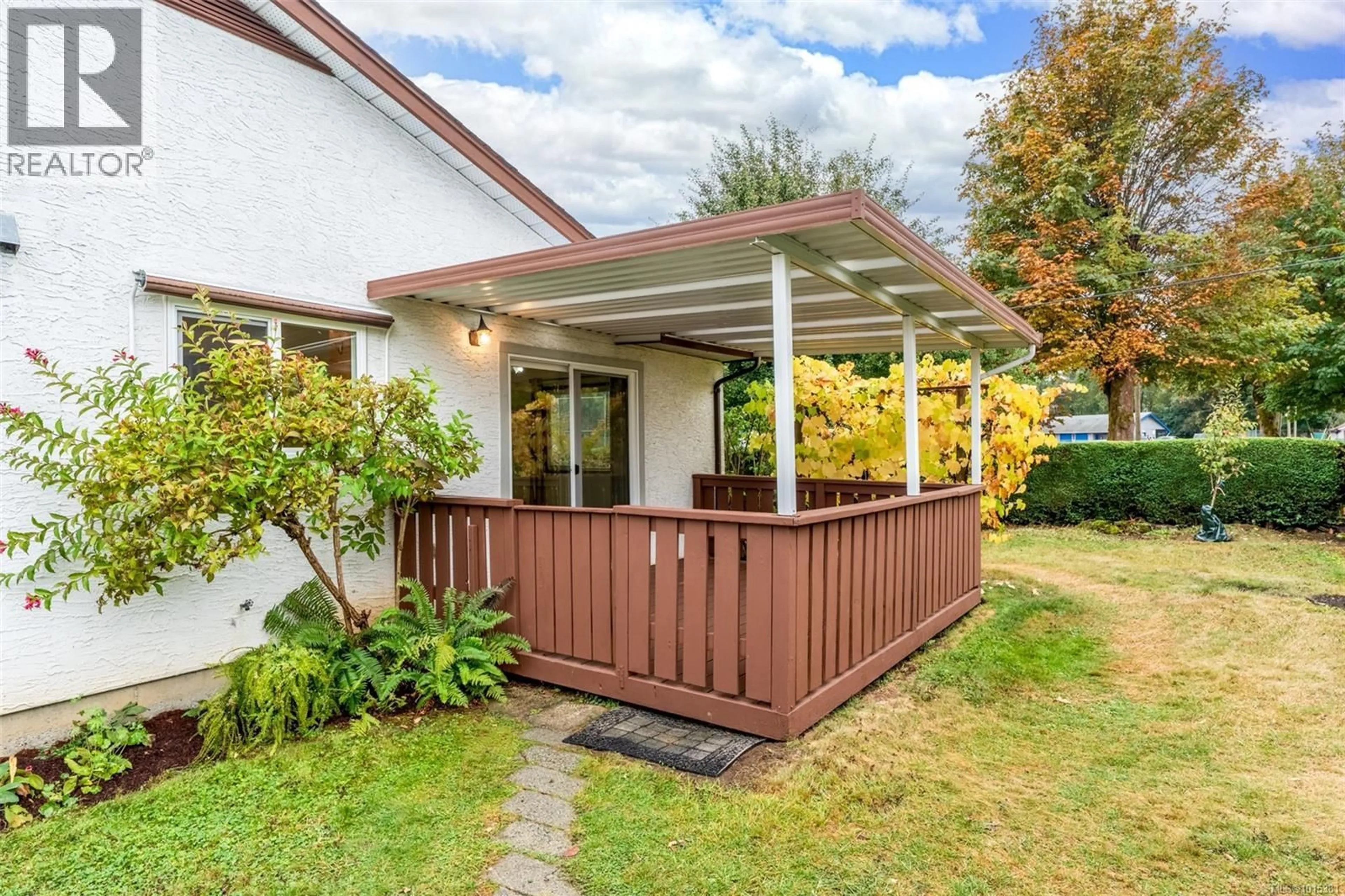Patio, street for 775 WHARNCLIFFE ROAD, Duncan British Columbia V9L2K2