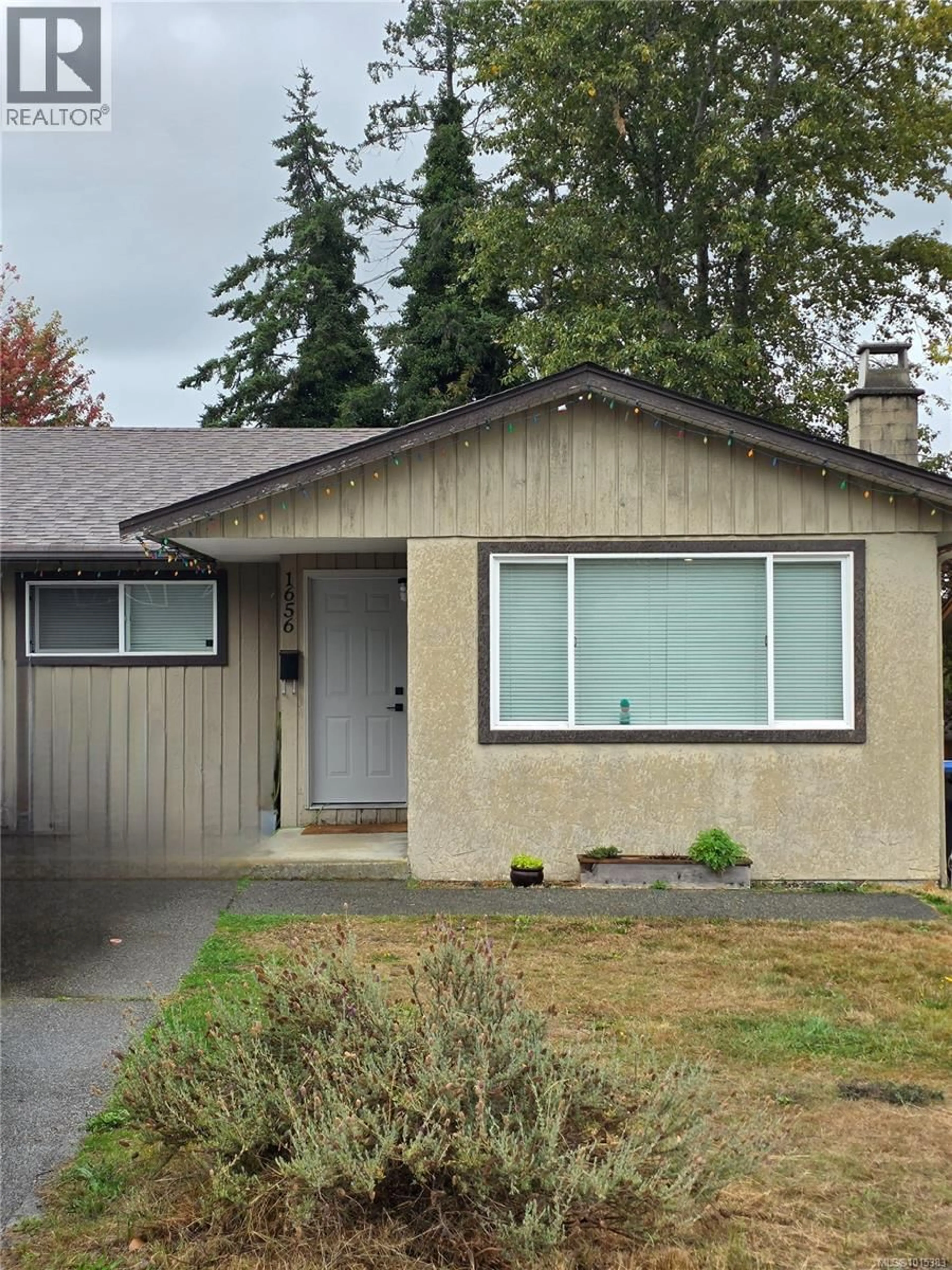 Home with vinyl exterior material, street for 1658 MALLARD DRIVE, Nanaimo British Columbia V9S2X7