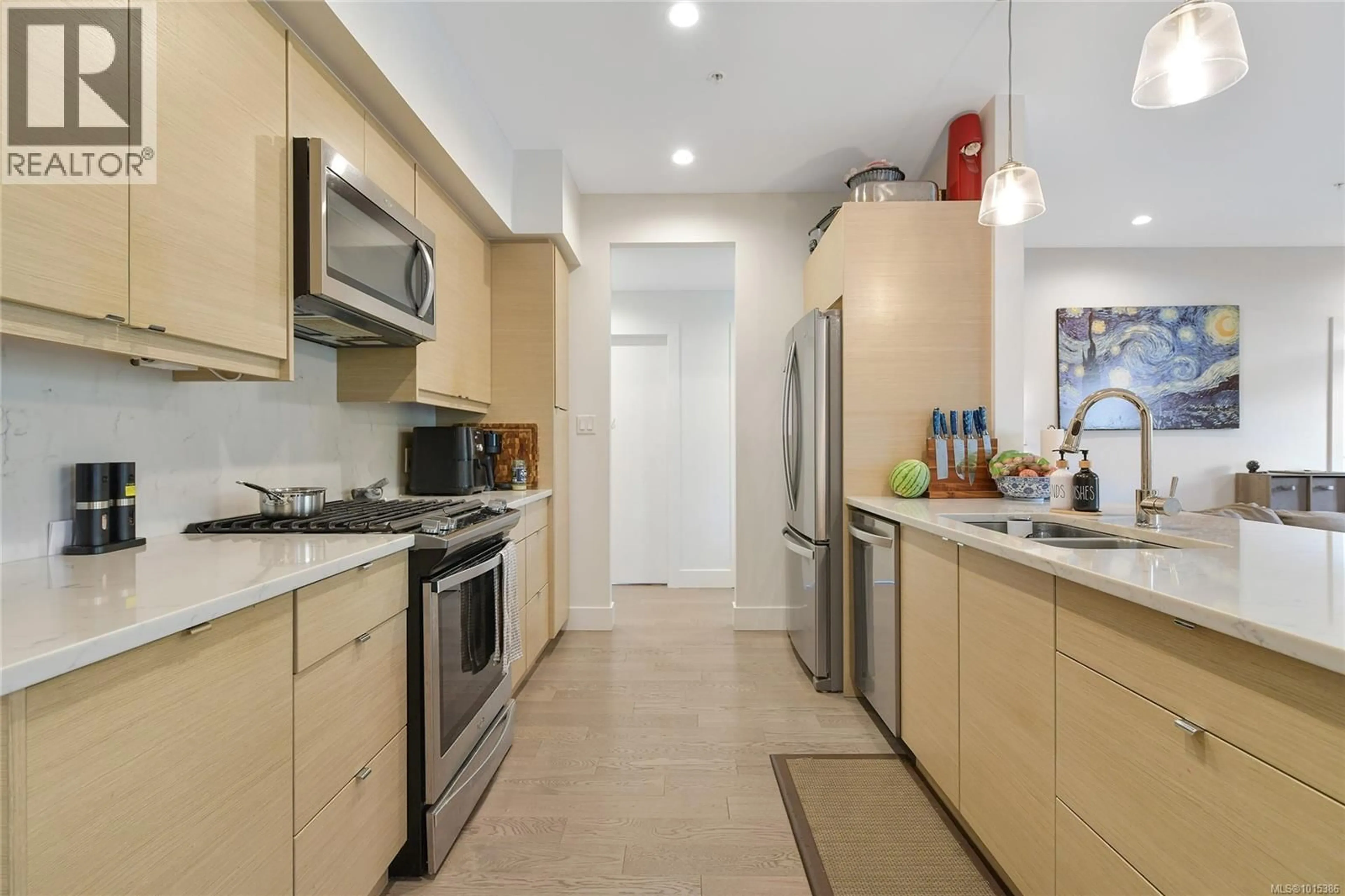 Standard kitchen, ceramic/tile floor for 206 - 10660 MCDONALD PARK ROAD, North Saanich British Columbia V8L5S7