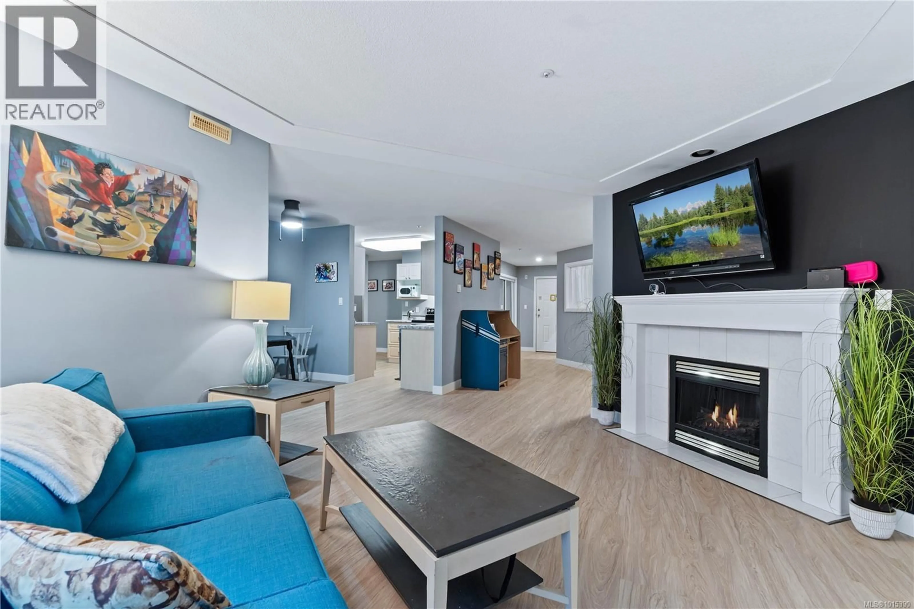 Living room with furniture, unknown for 108 - 335 HIRST AVENUE WEST, Parksville British Columbia V9P2R5