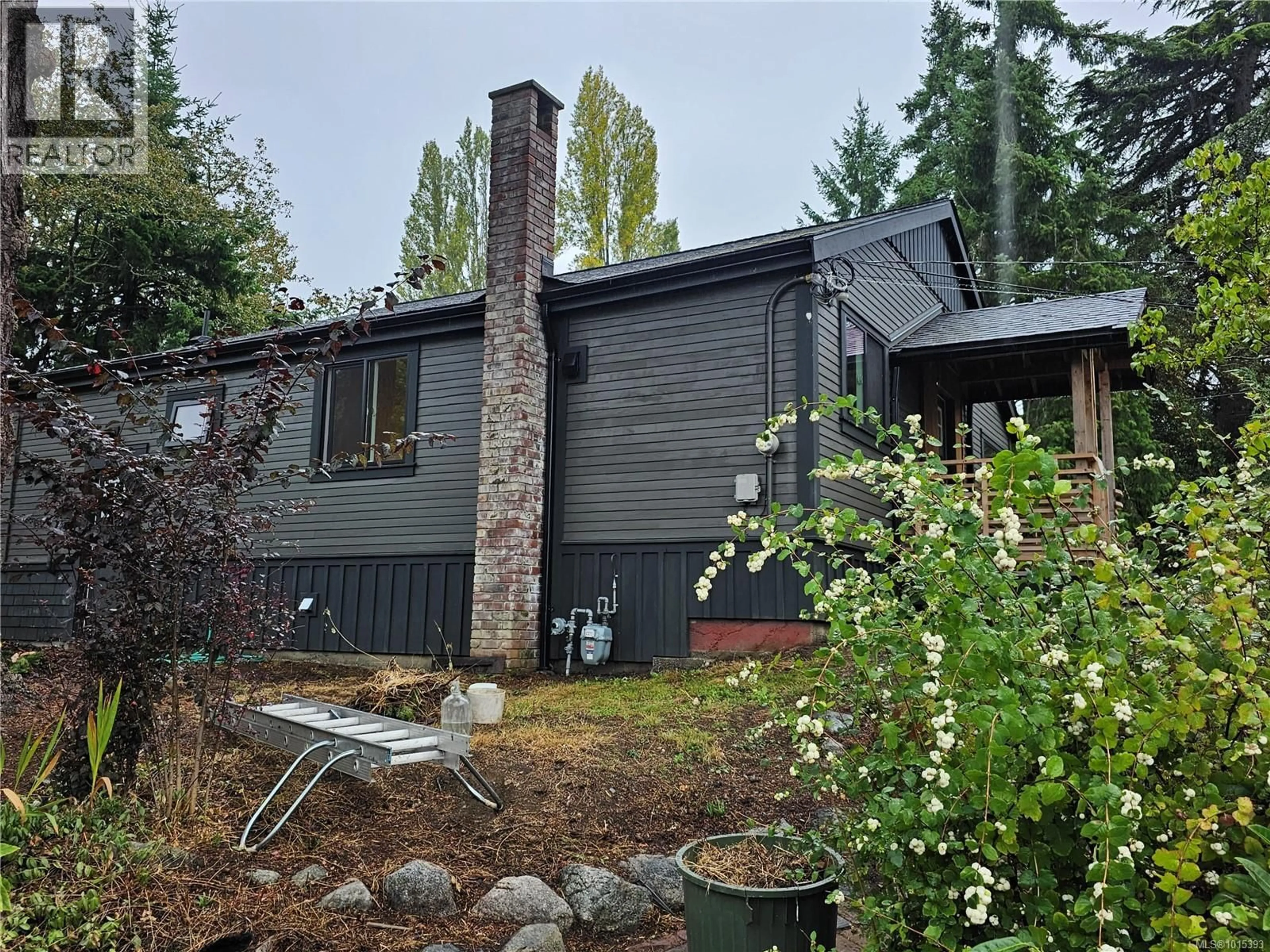 Home with vinyl exterior material, unknown for 227 STORMONT ROAD, View Royal British Columbia V9B1P7