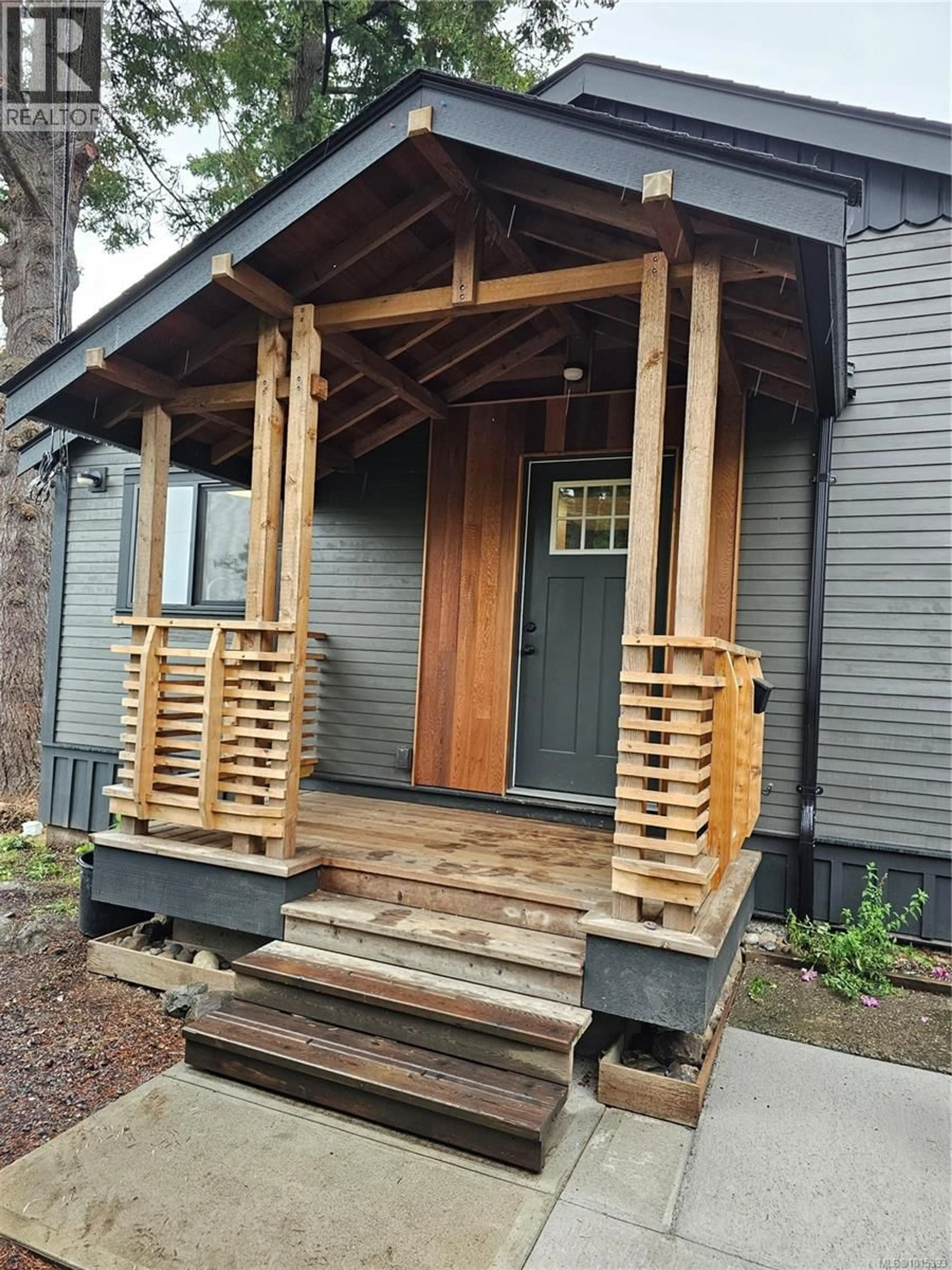 Indoor entryway for 227 STORMONT ROAD, View Royal British Columbia V9B1P7