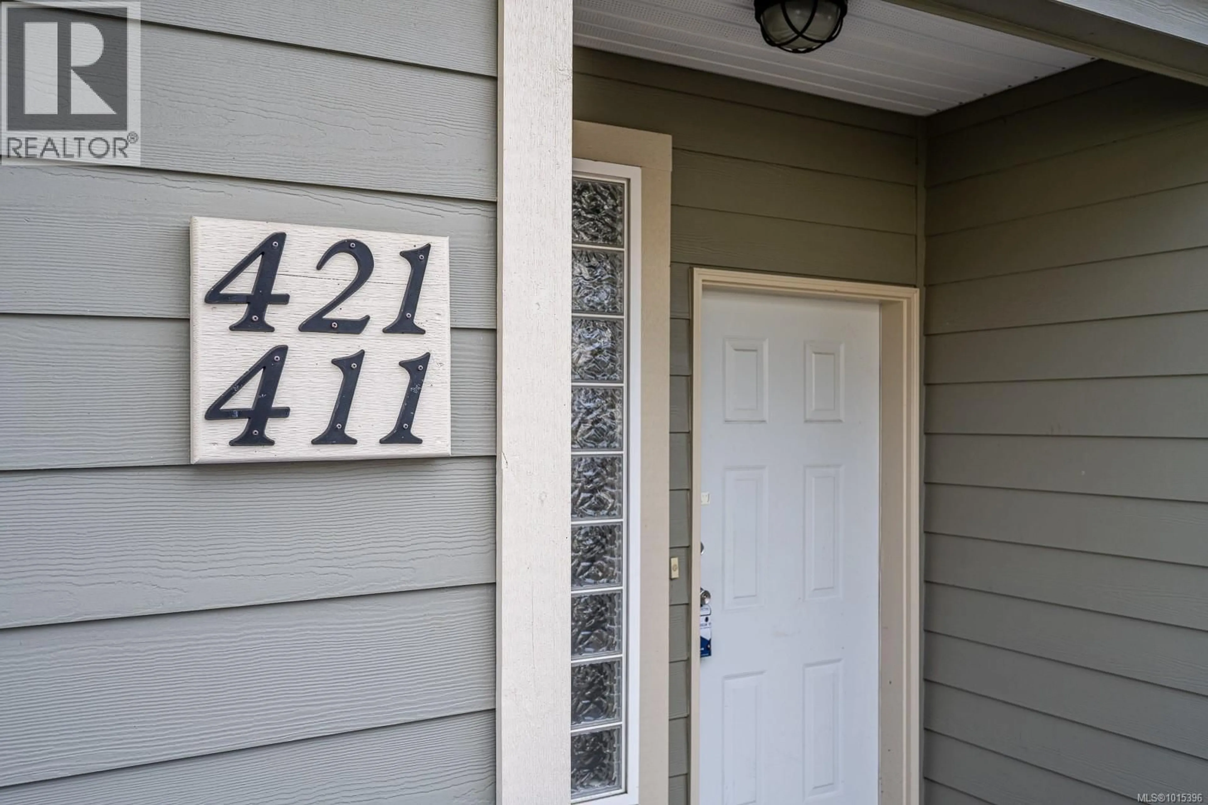 Indoor entryway for 411/421 - 3030 KILPATRICK AVENUE, Courtenay British Columbia V9N8P1
