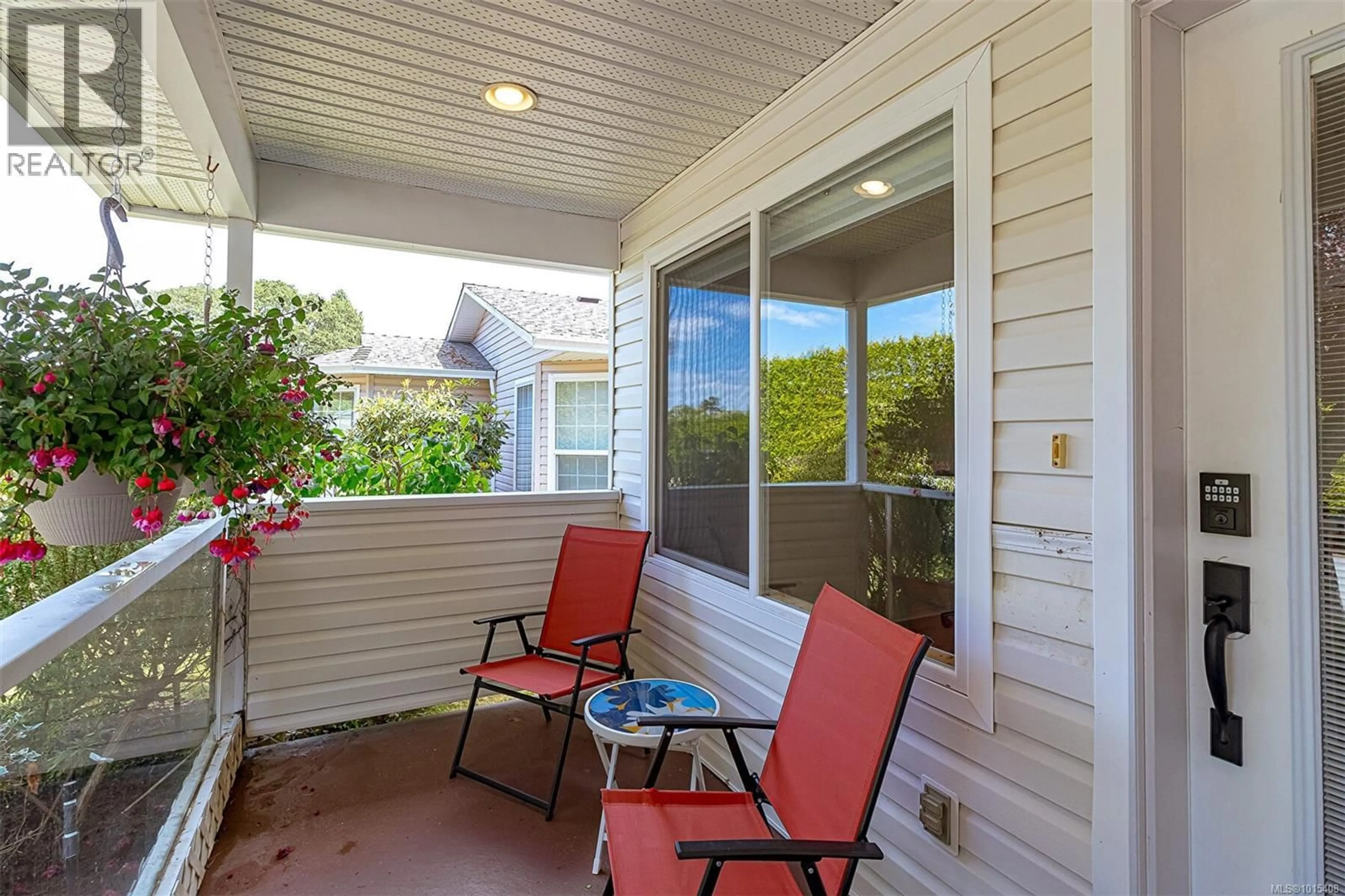 Patio, street for 122 CAMAS LANE, View Royal British Columbia V9A7M2