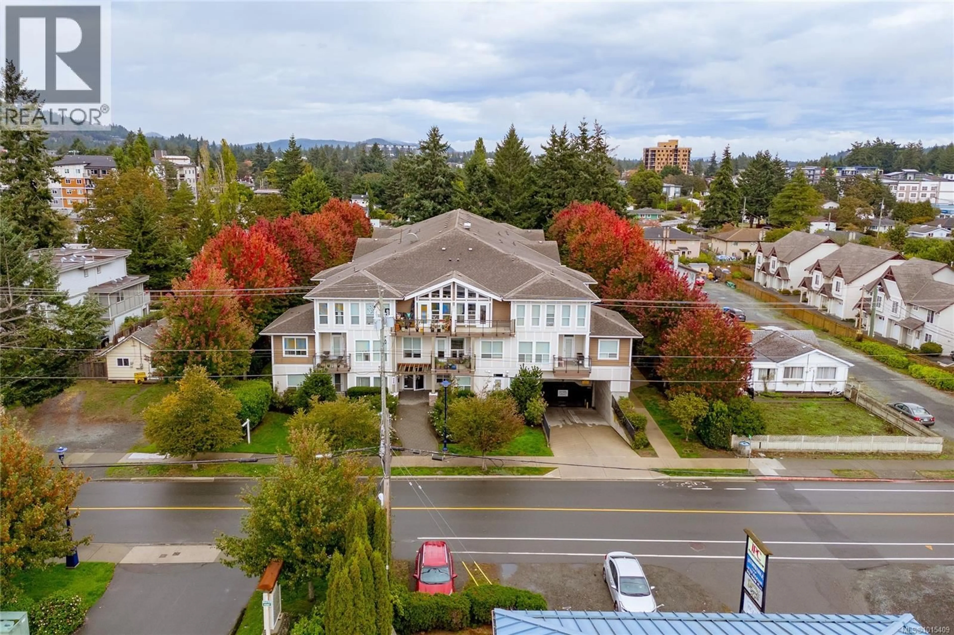 A pic from outside/outdoor area/front of a property/back of a property/a pic from drone, unknown for 108 - 938 DUNFORD AVENUE, Langford British Columbia V9B0M2