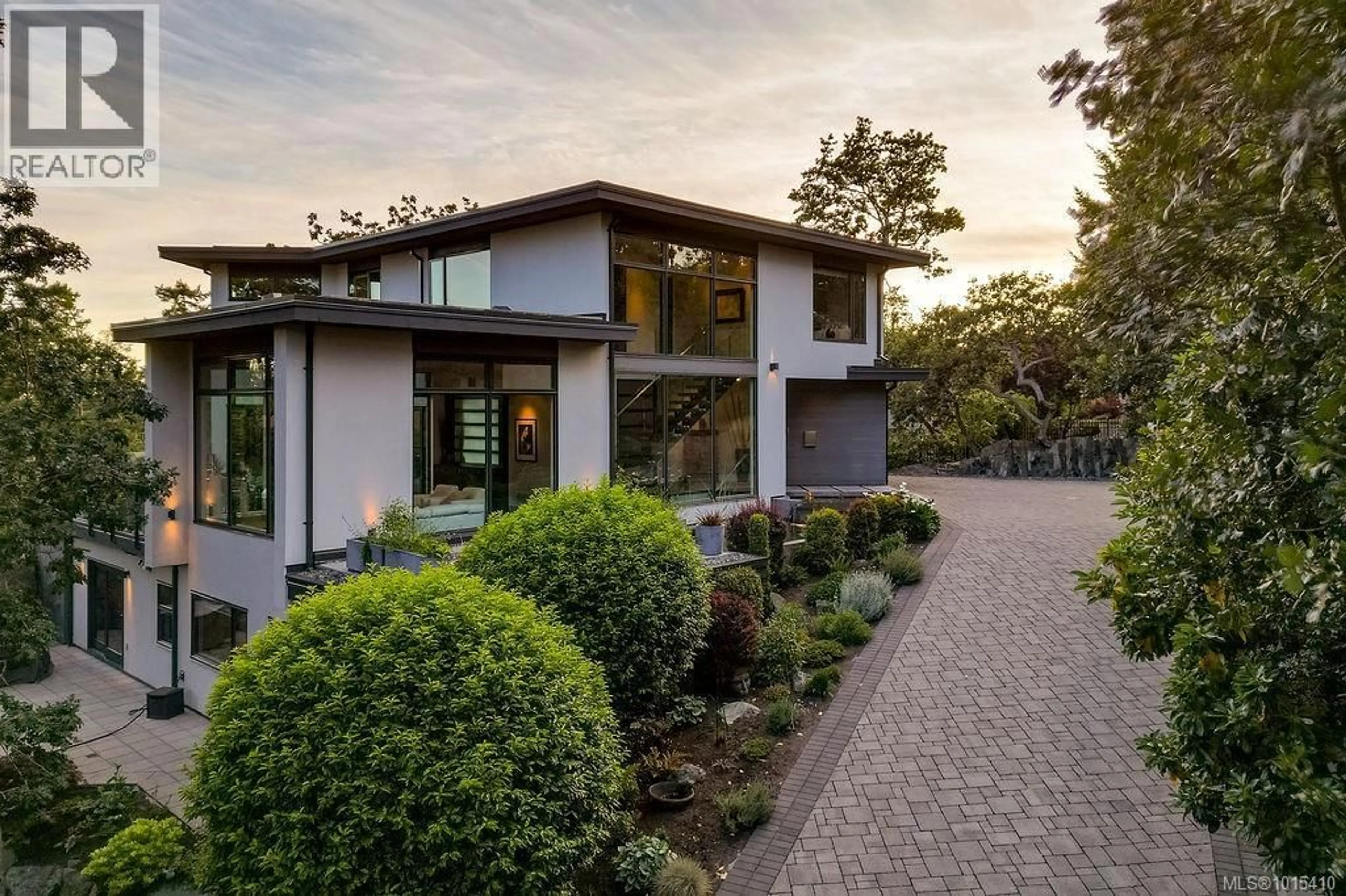 Home with brick exterior material, street for 3724 ARBUTUS RIDGE, Saanich British Columbia V8N6B3