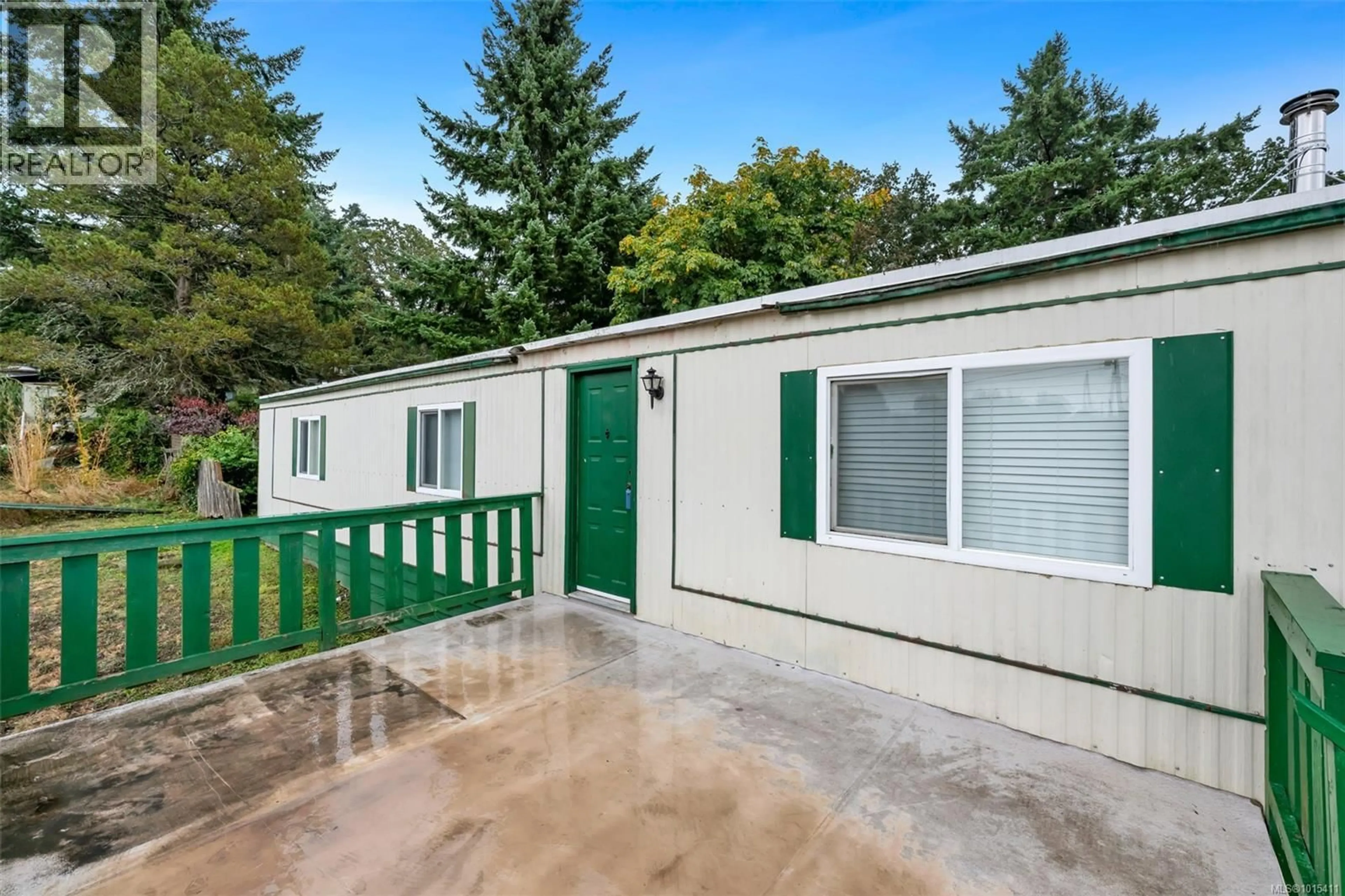 Home with vinyl exterior material, street for 20 - 7390 WEST SAANICH ROAD, Central Saanich British Columbia V8M1R8