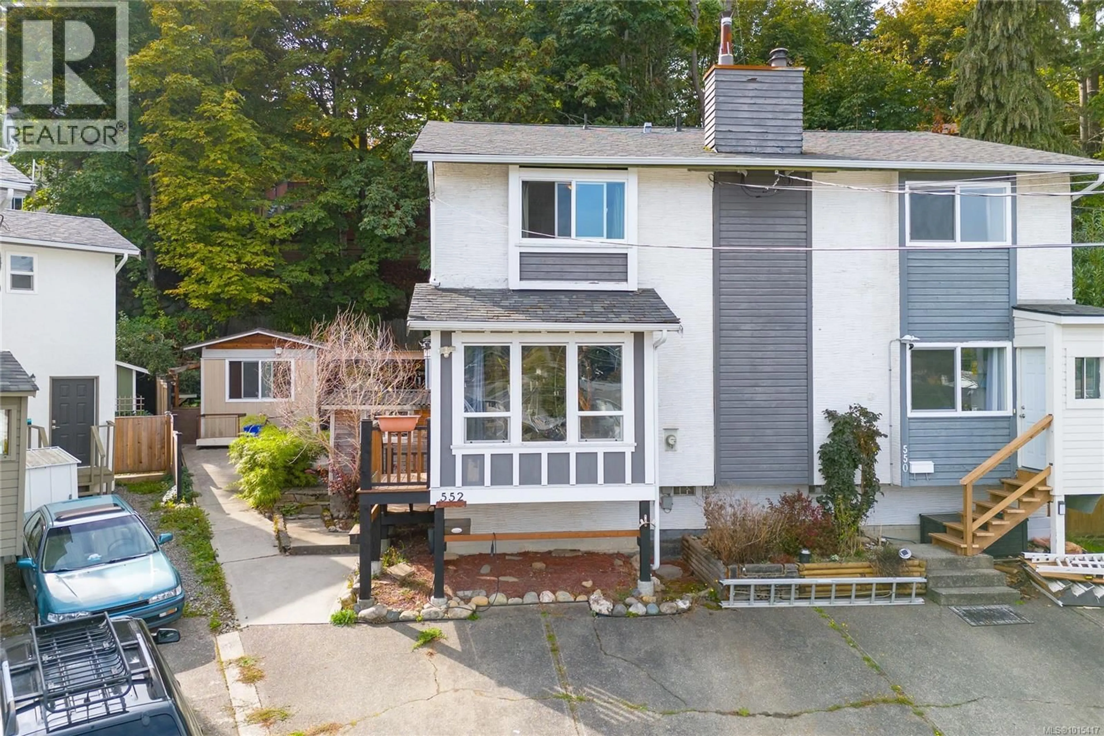 A pic from outside/outdoor area/front of a property/back of a property/a pic from drone, street for 552 STRATHDEE PLACE, Colwood British Columbia V9C2R6