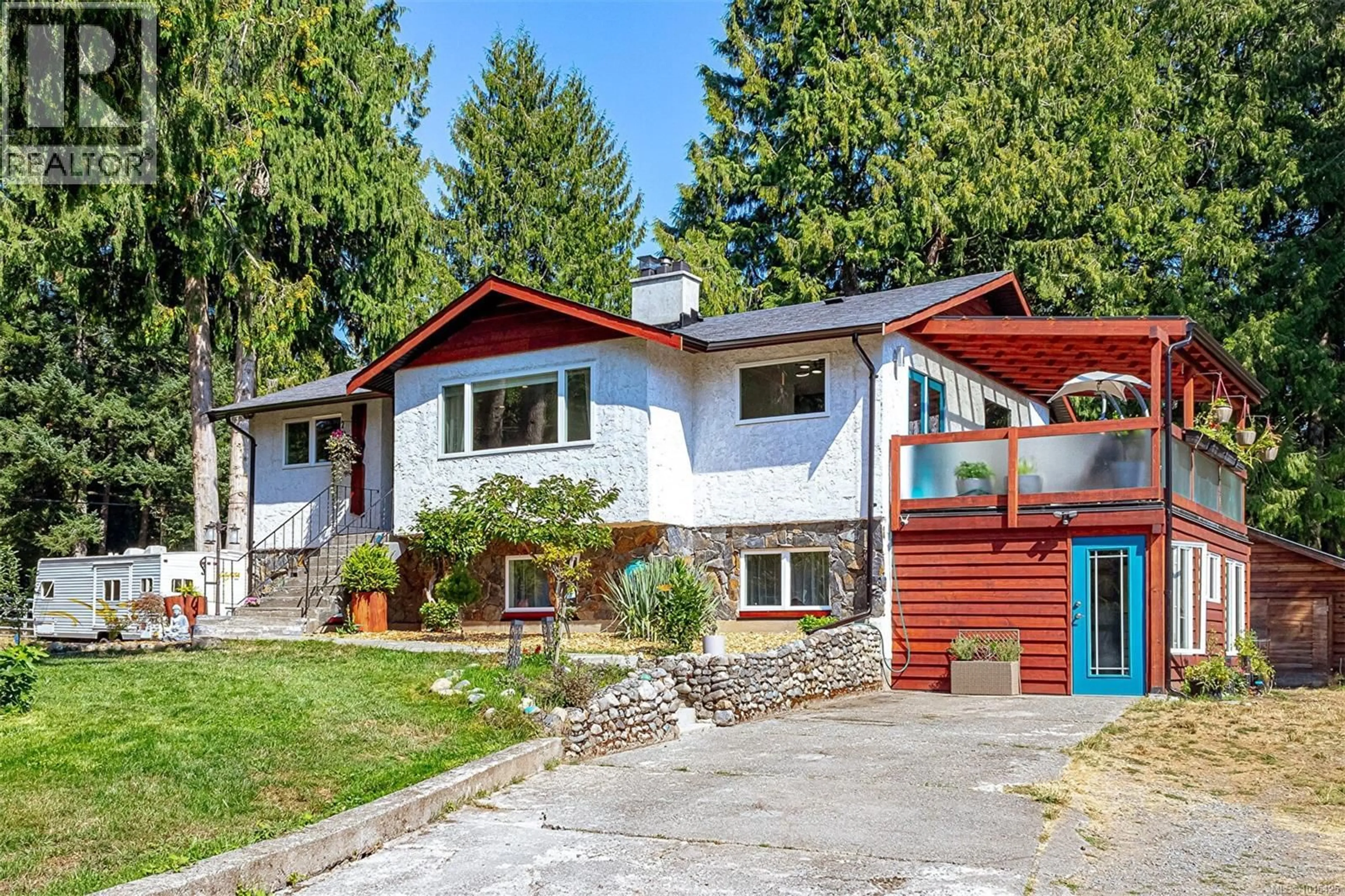 Home with vinyl exterior material, street for 1034 COWERD ROAD, Cobble Hill British Columbia V8H0G9