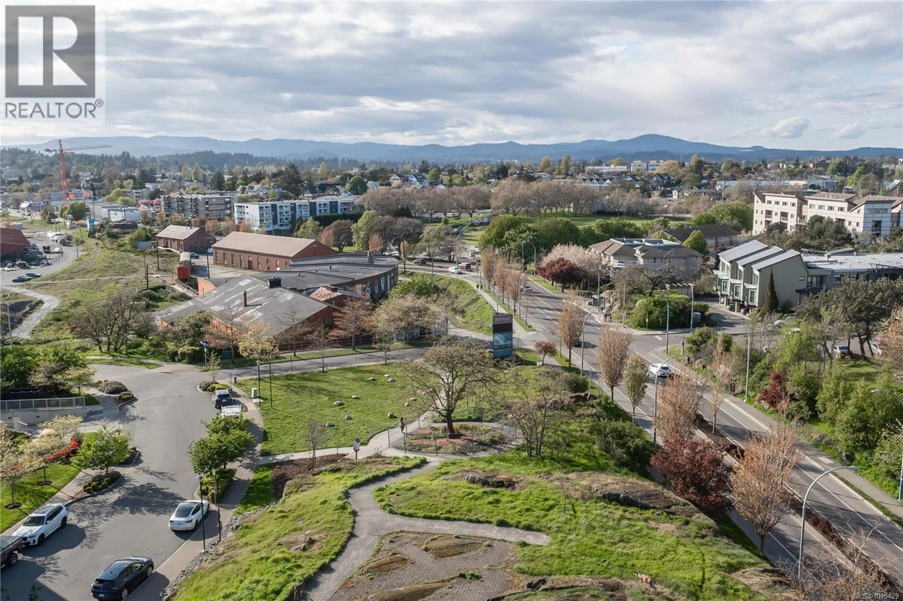 A pic from outside/outdoor area/front of a property/back of a property/a pic from drone, mountain view for 905 - 83 SAGHALIE ROAD, Victoria British Columbia V9A0E7