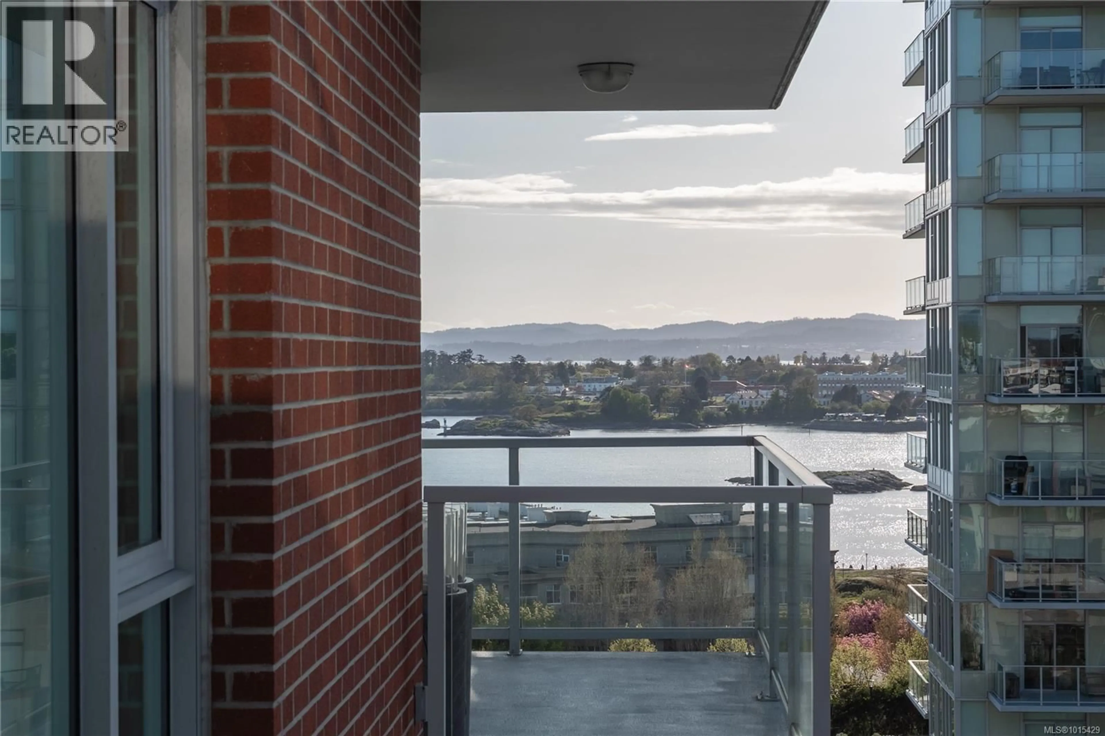 Balcony in the apartment, water/lake/river/ocean view for 905 - 83 SAGHALIE ROAD, Victoria British Columbia V9A0E7