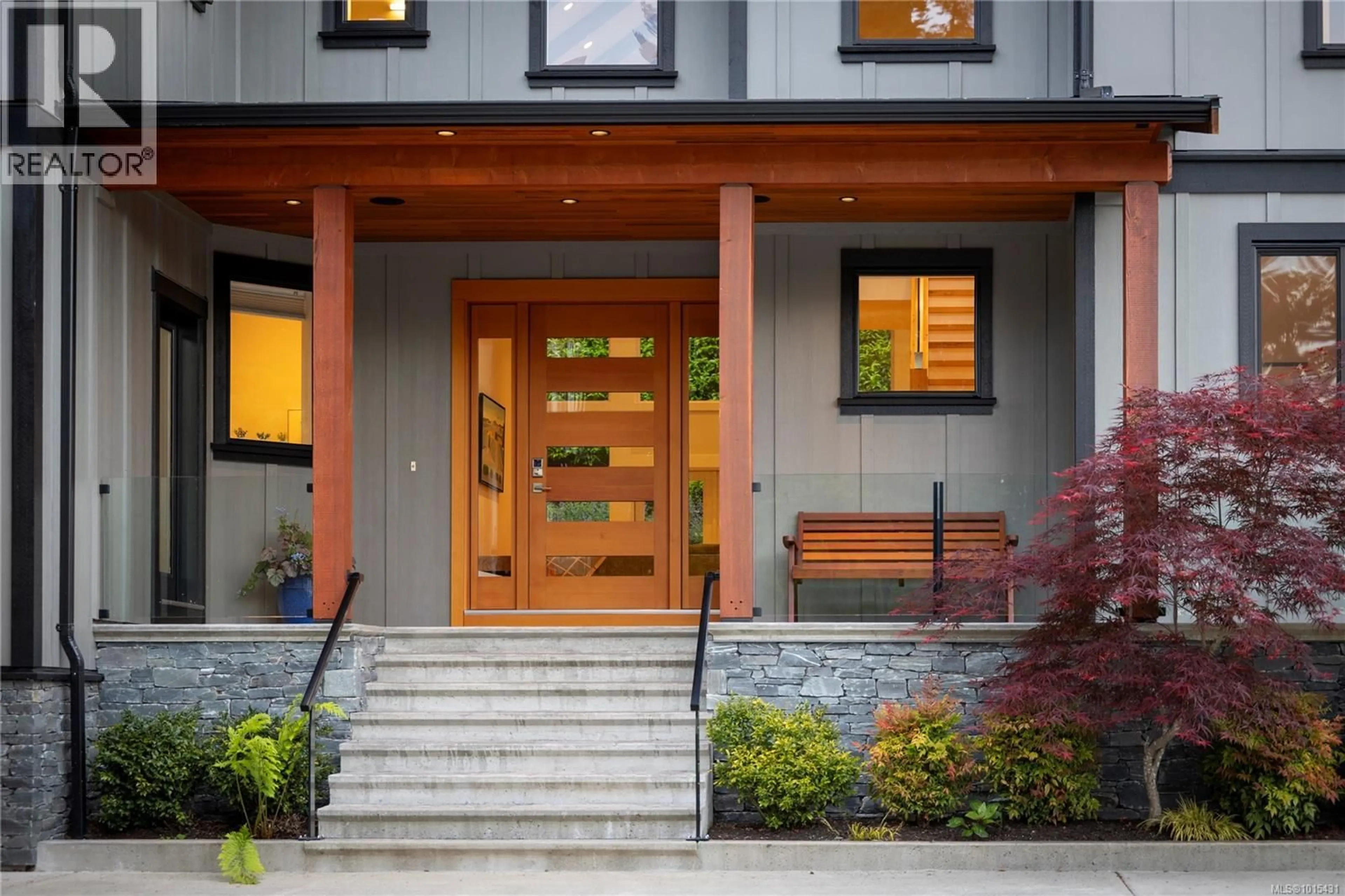 Indoor entryway for 8660 RICHLAND PLACE, North Saanich British Columbia V8L5E3