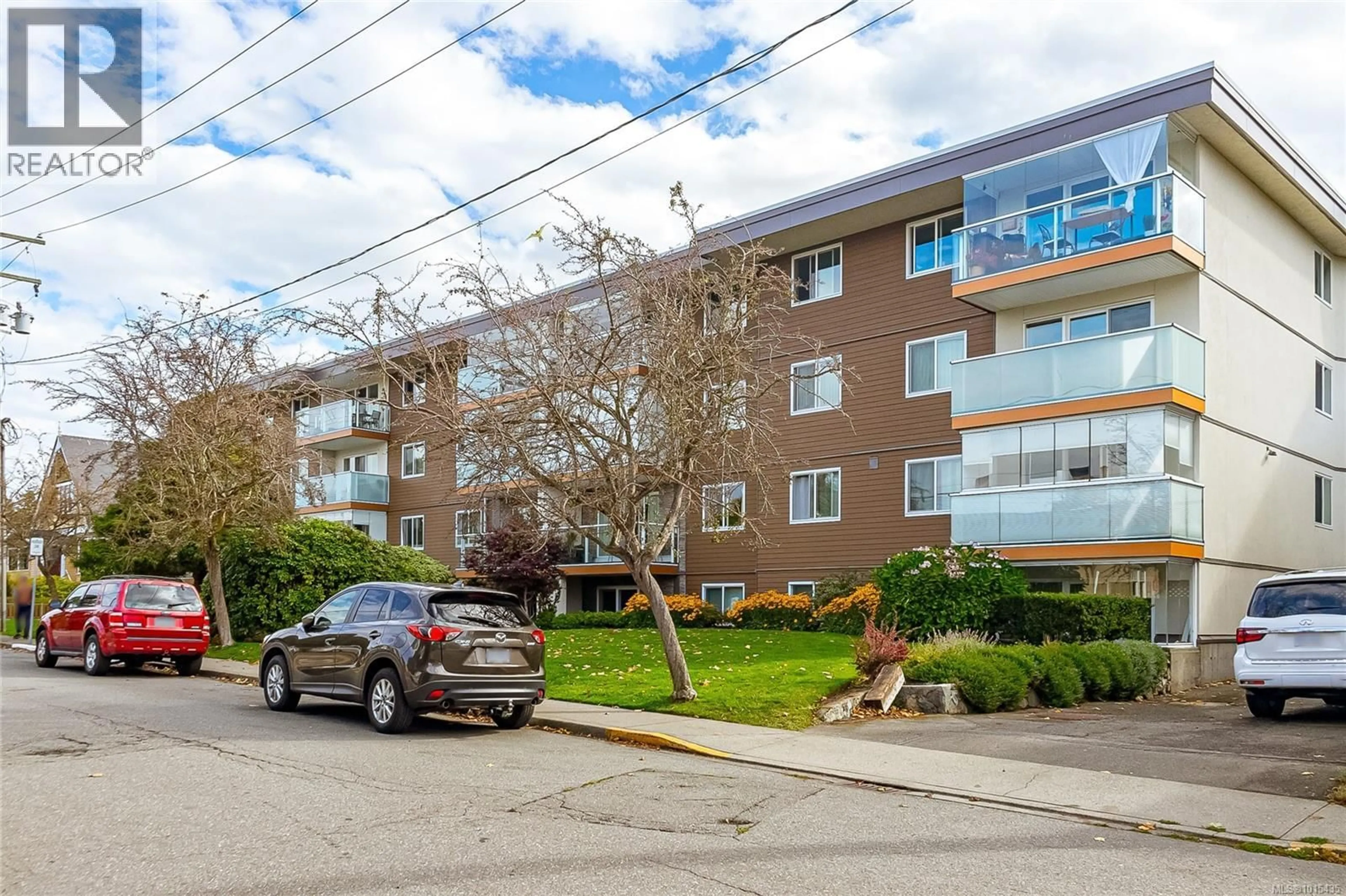 Patio, street for 312 - 25 GOVERNMENT STREET, Victoria British Columbia V8V2K4