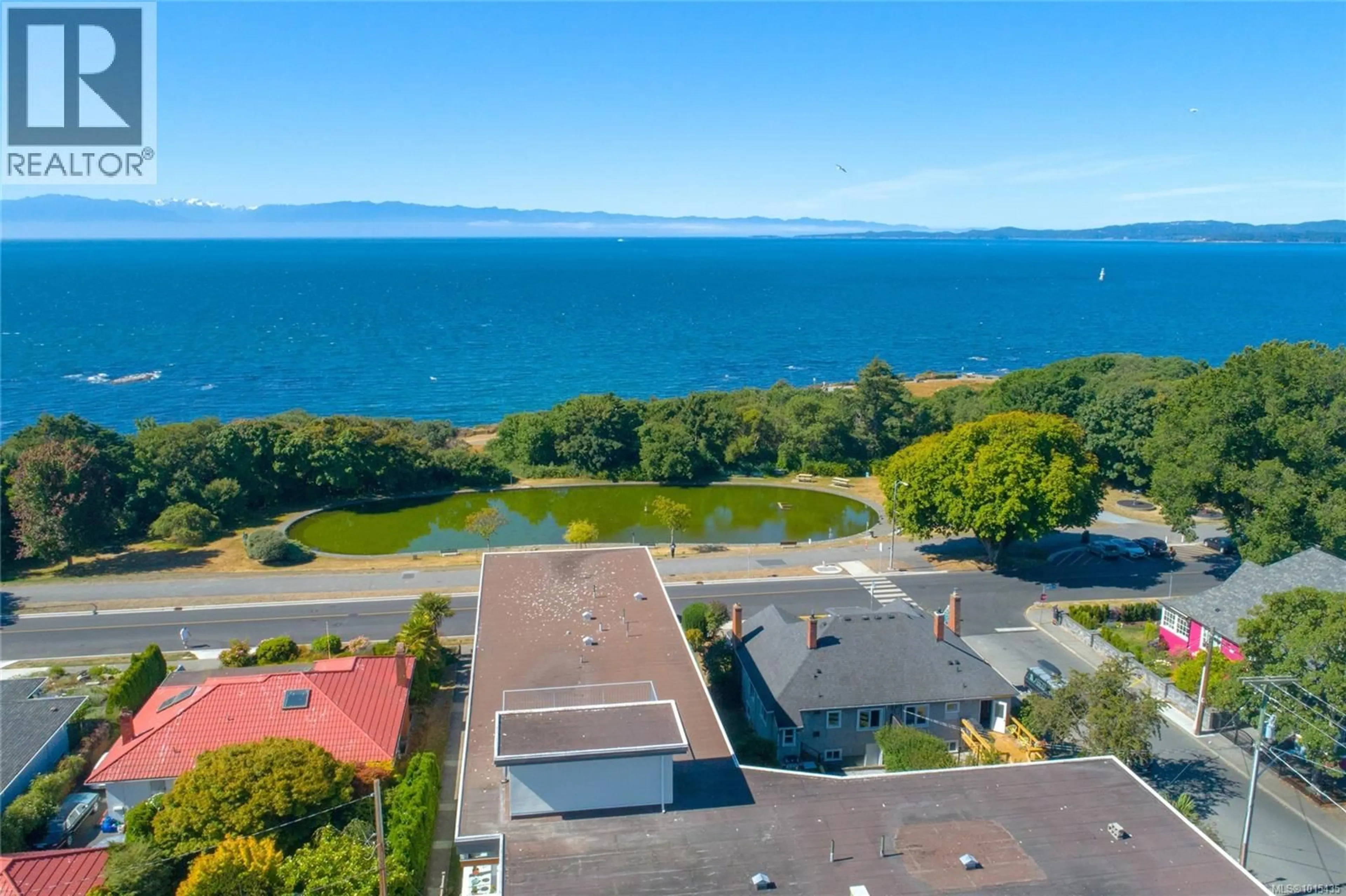 A pic from outside/outdoor area/front of a property/back of a property/a pic from drone, water/lake/river/ocean view for 312 - 25 GOVERNMENT STREET, Victoria British Columbia V8V2K4