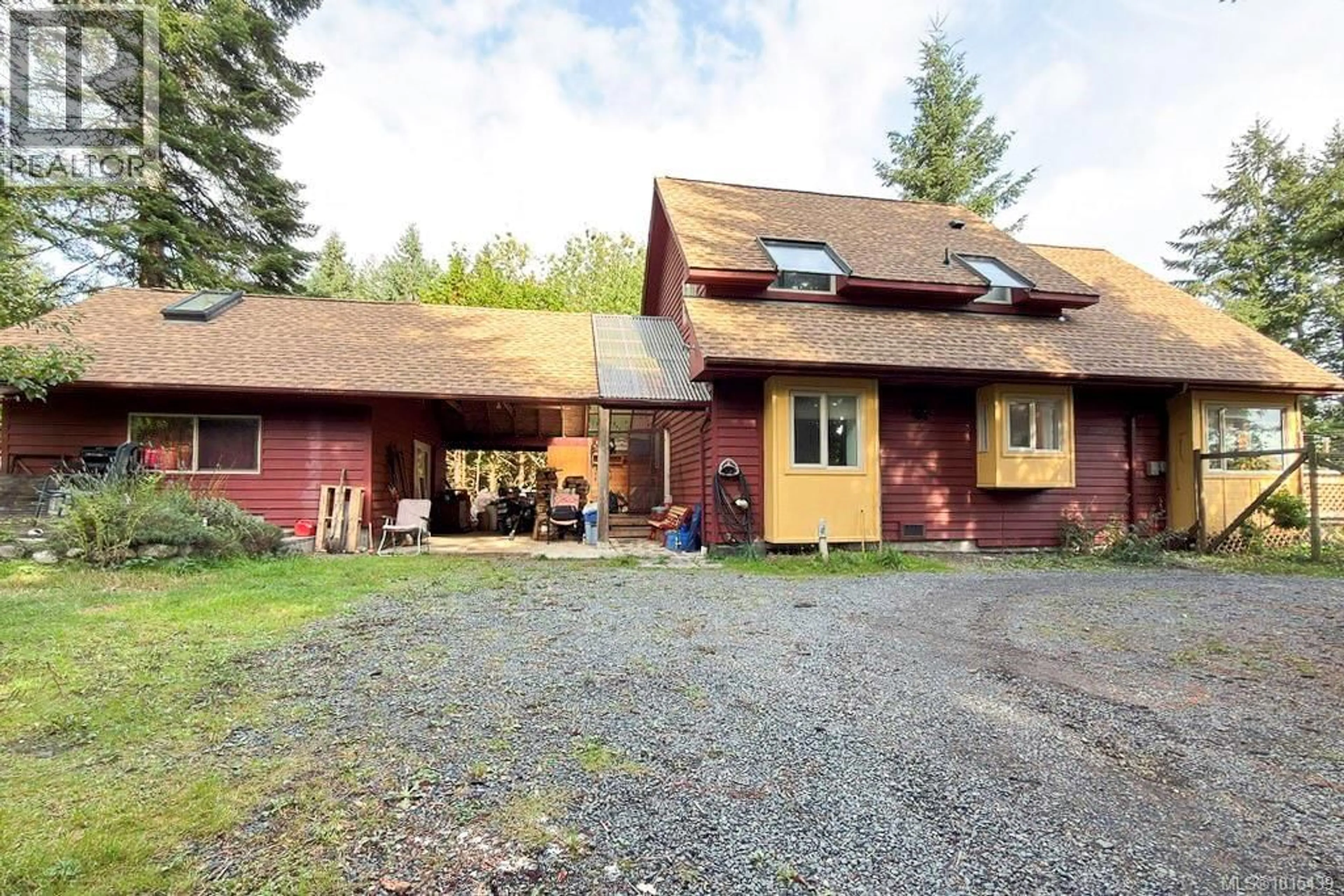 A pic from outside/outdoor area/front of a property/back of a property/a pic from drone, unknown for 178 QUADRA LOOP, Quadra Island British Columbia V0P1N0