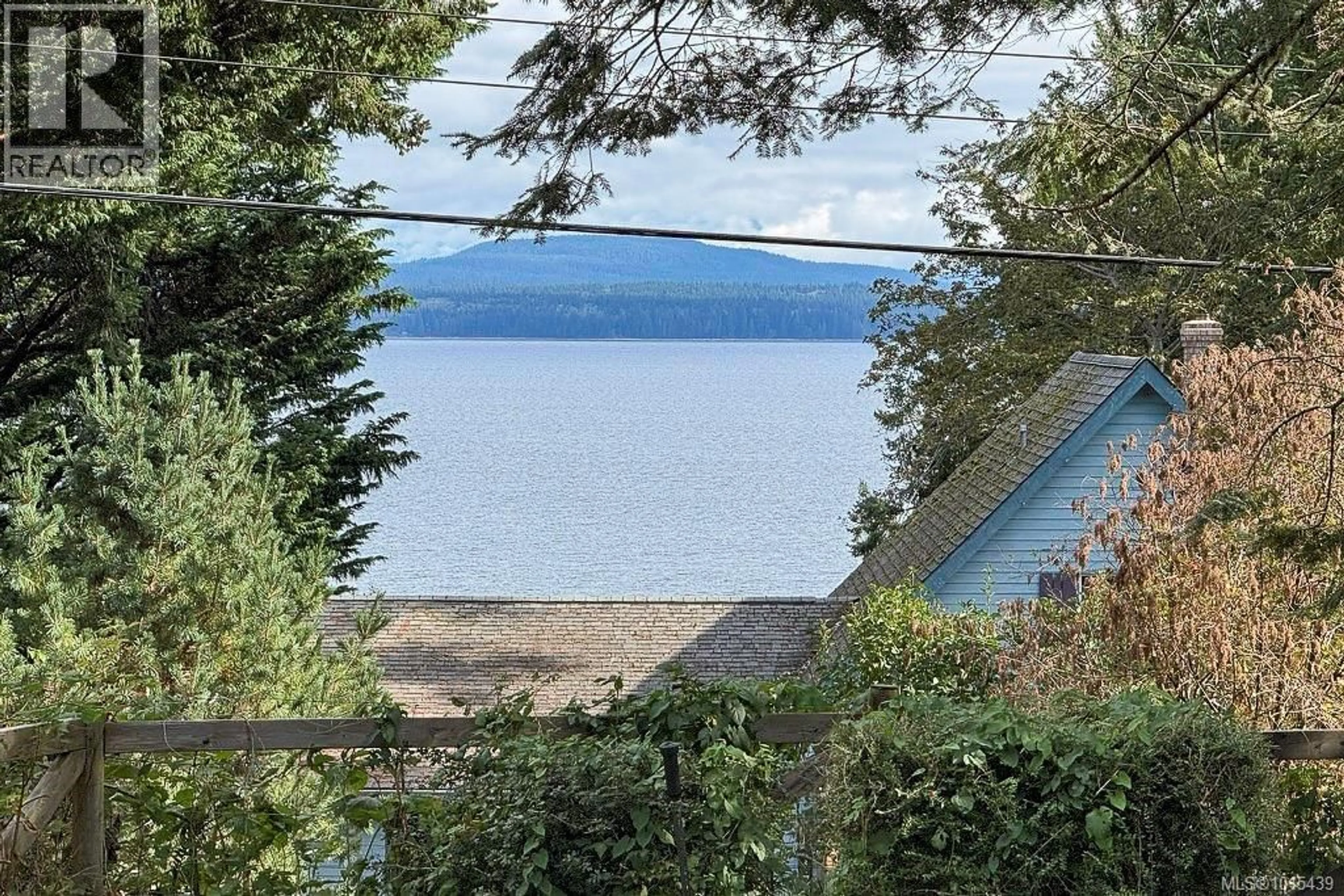 A pic from outside/outdoor area/front of a property/back of a property/a pic from drone, water/lake/river/ocean view for 178 QUADRA LOOP, Quadra Island British Columbia V0P1N0