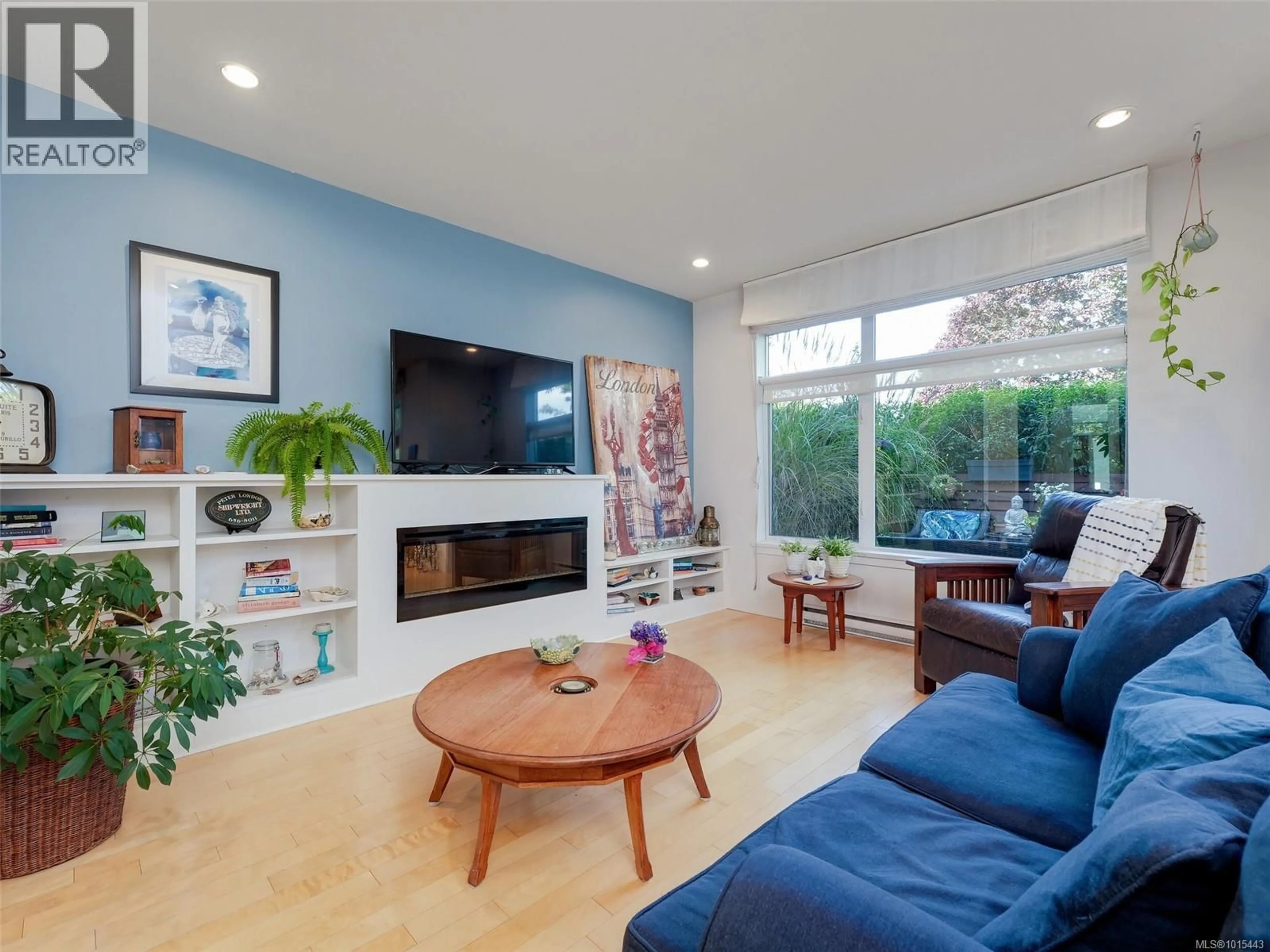 Living room with furniture, unknown for 4 - 2350 HENRY AVENUE, Sidney British Columbia V8L2B5