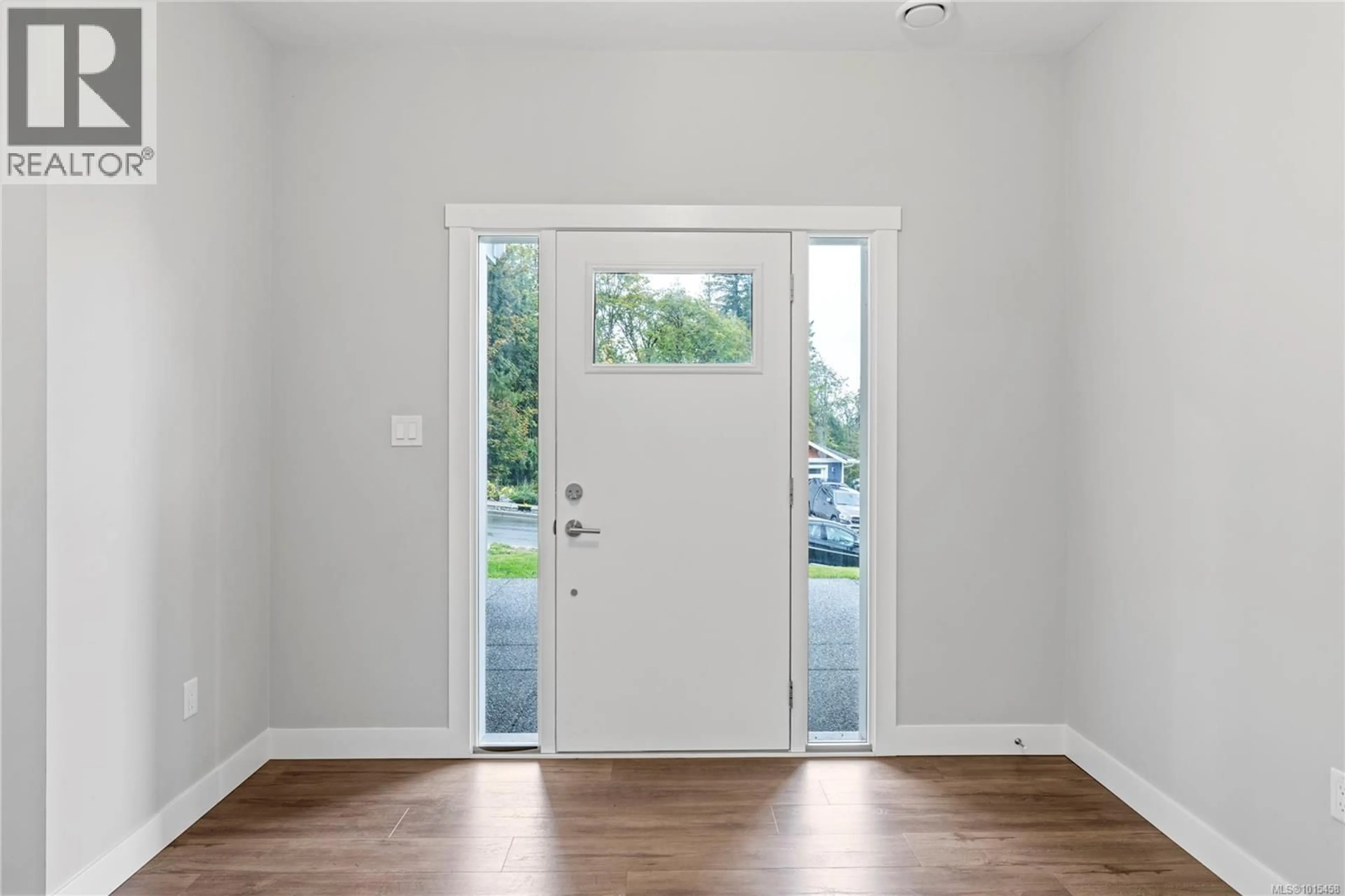 Indoor entryway for 127 RAY KNIGHT DRIVE, Ladysmith British Columbia V9G0B8