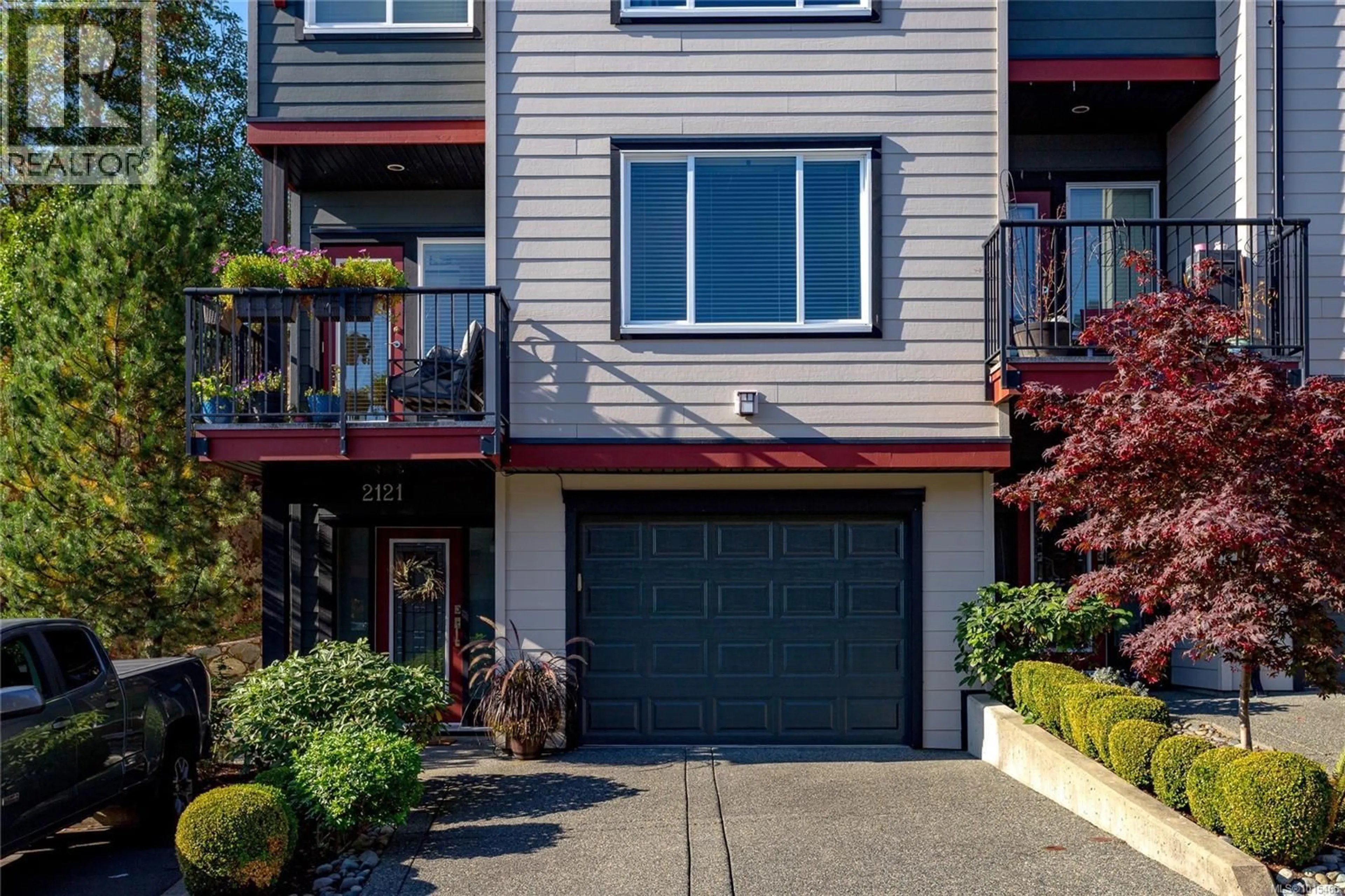 Home with vinyl exterior material, street for 2121 GREENHILL RISE, Langford British Columbia V9B0J1