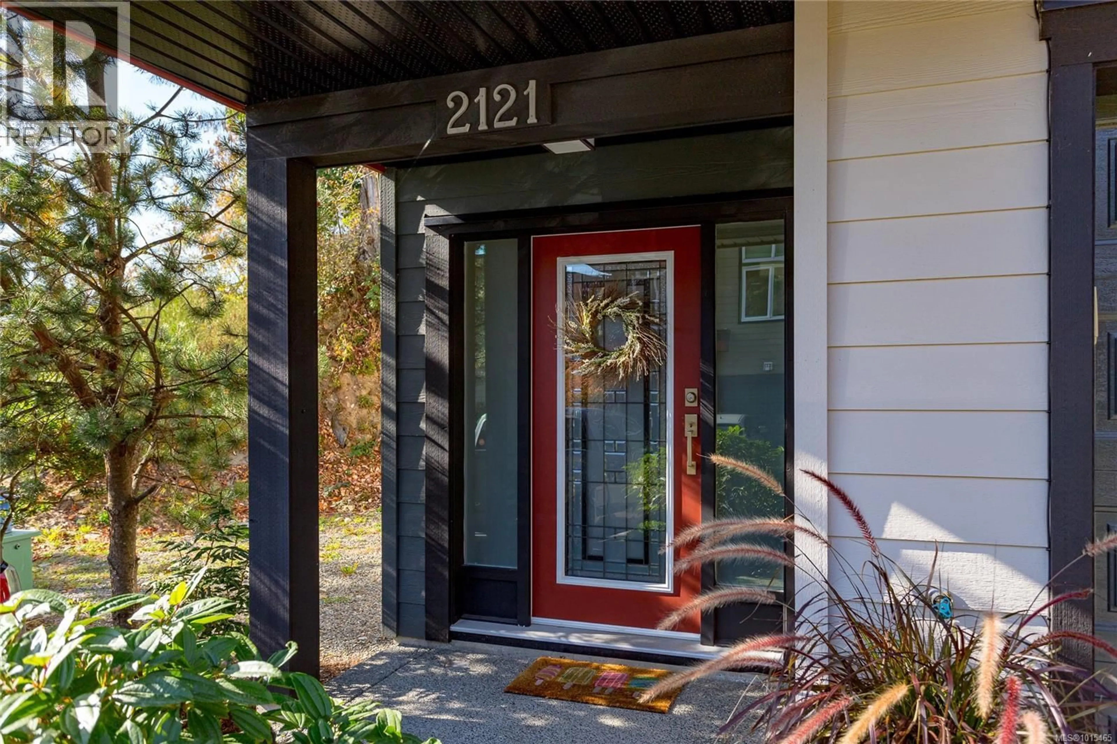 Indoor entryway for 2121 GREENHILL RISE, Langford British Columbia V9B0J1