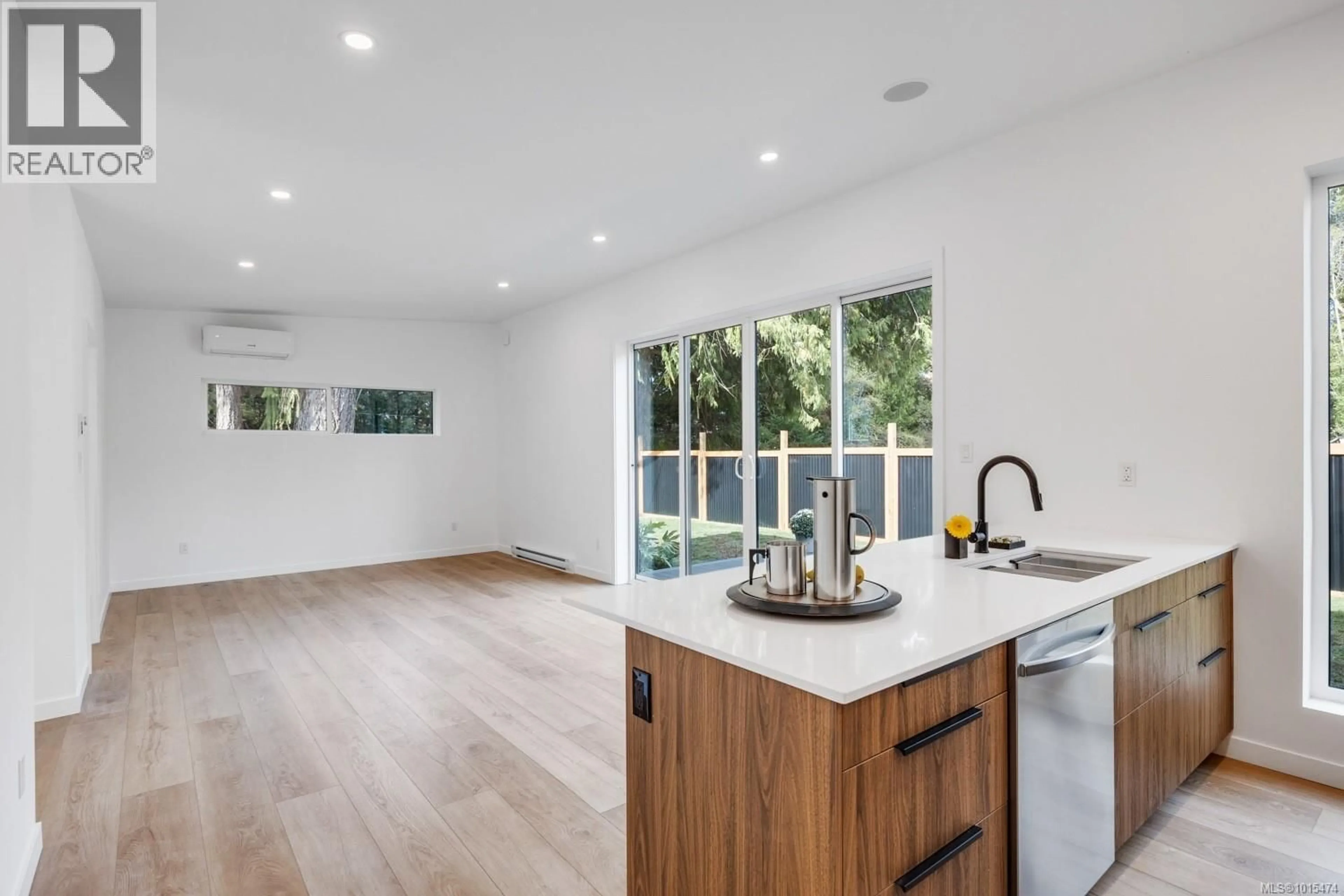 Open concept kitchen, unknown for 1927 CUMBERLAND ROAD, Courtenay British Columbia V9N2G1