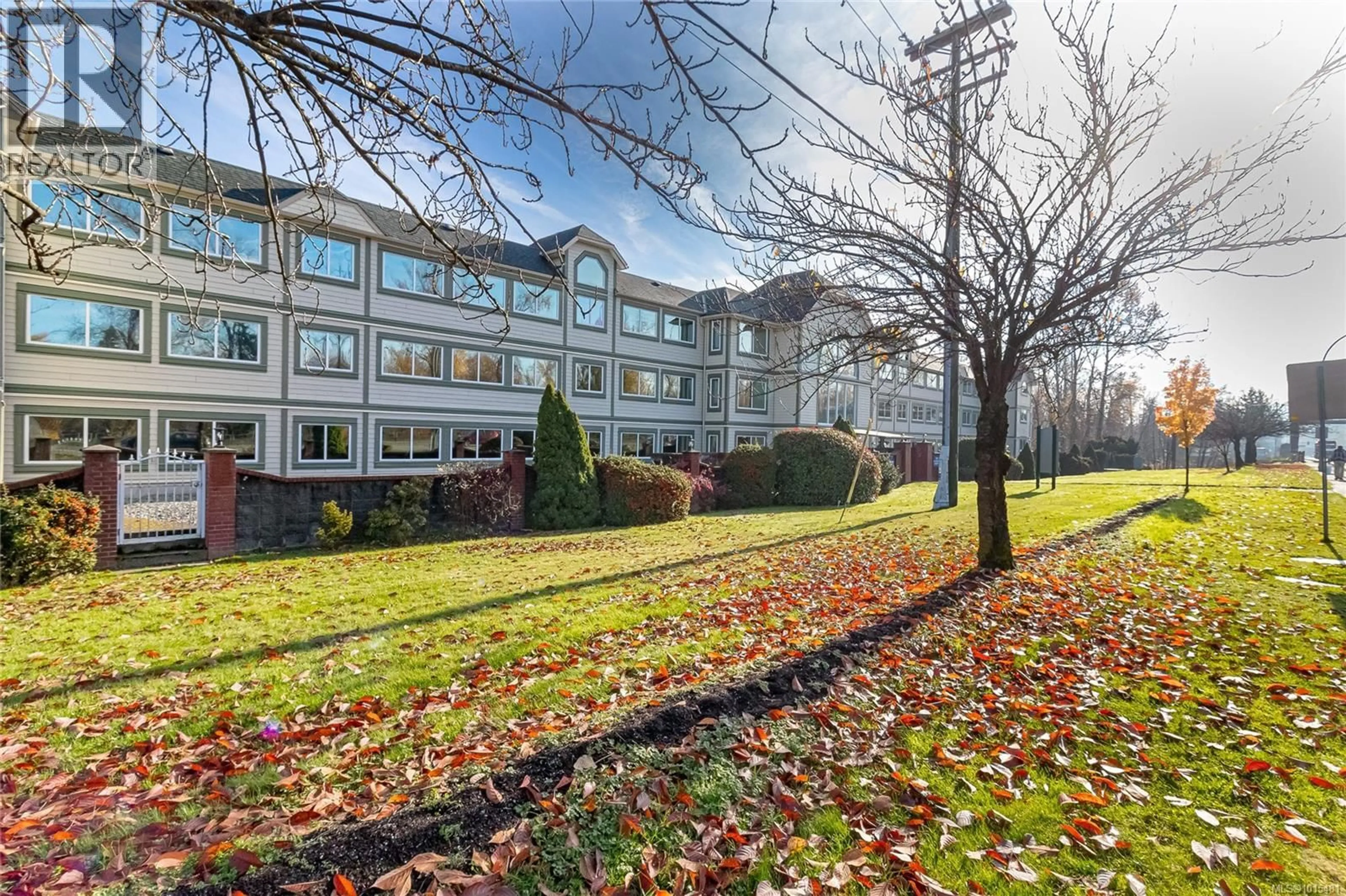 Patio, mountain view for 102C - 540 AL WILSON GROVE, Duncan British Columbia V9L5H3
