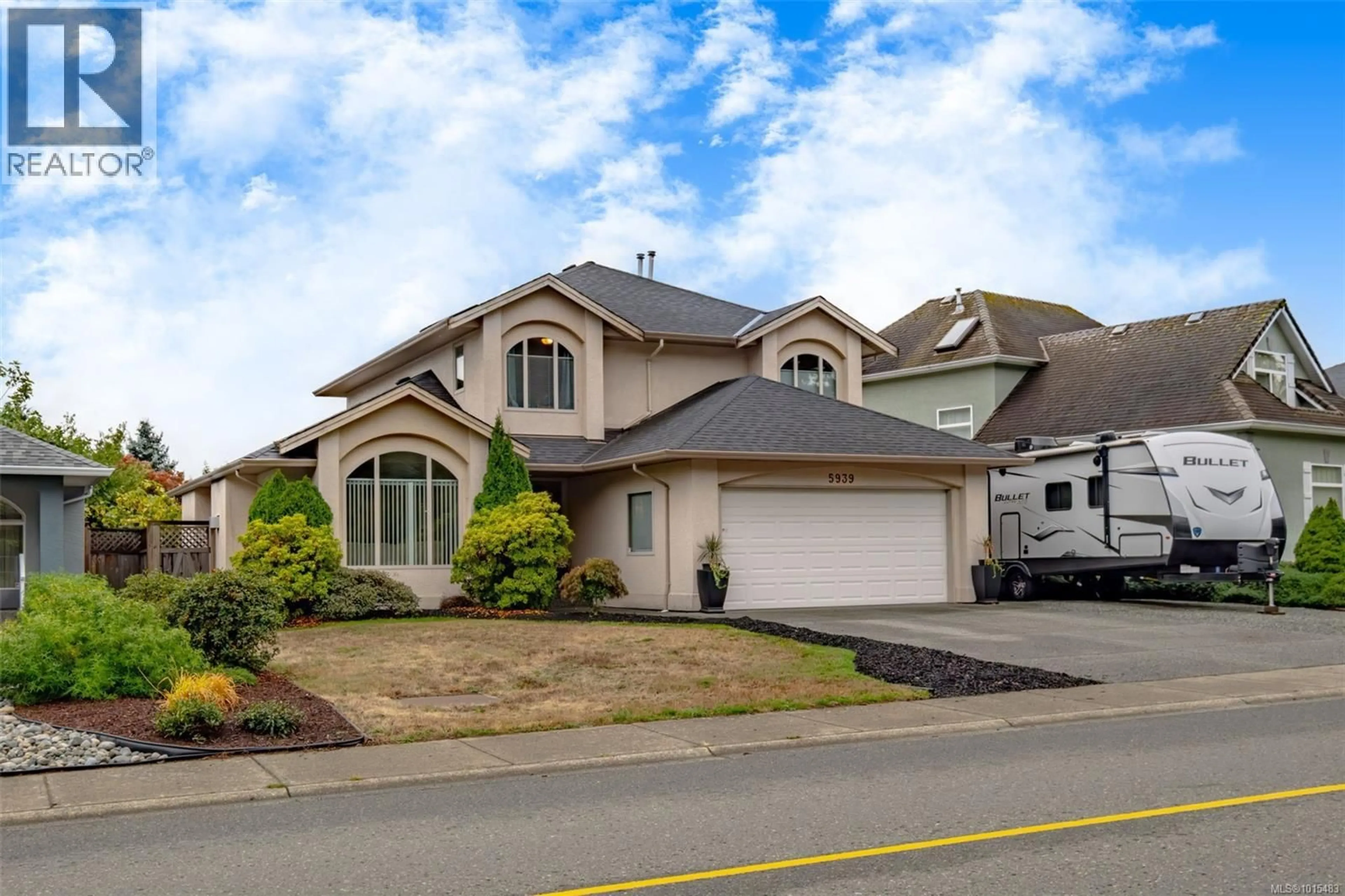 Home with vinyl exterior material, street for 5939 OLIVER ROAD, Nanaimo British Columbia V9T6G6