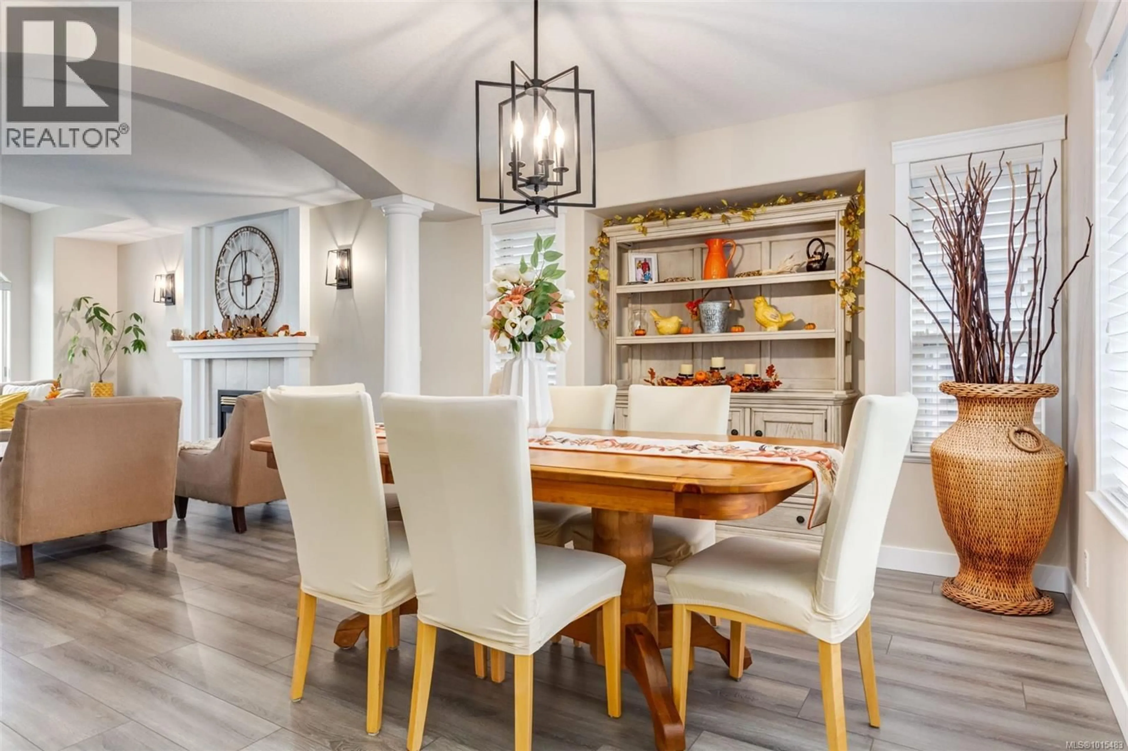 Dining room, wood/laminate floor for 5939 OLIVER ROAD, Nanaimo British Columbia V9T6G6