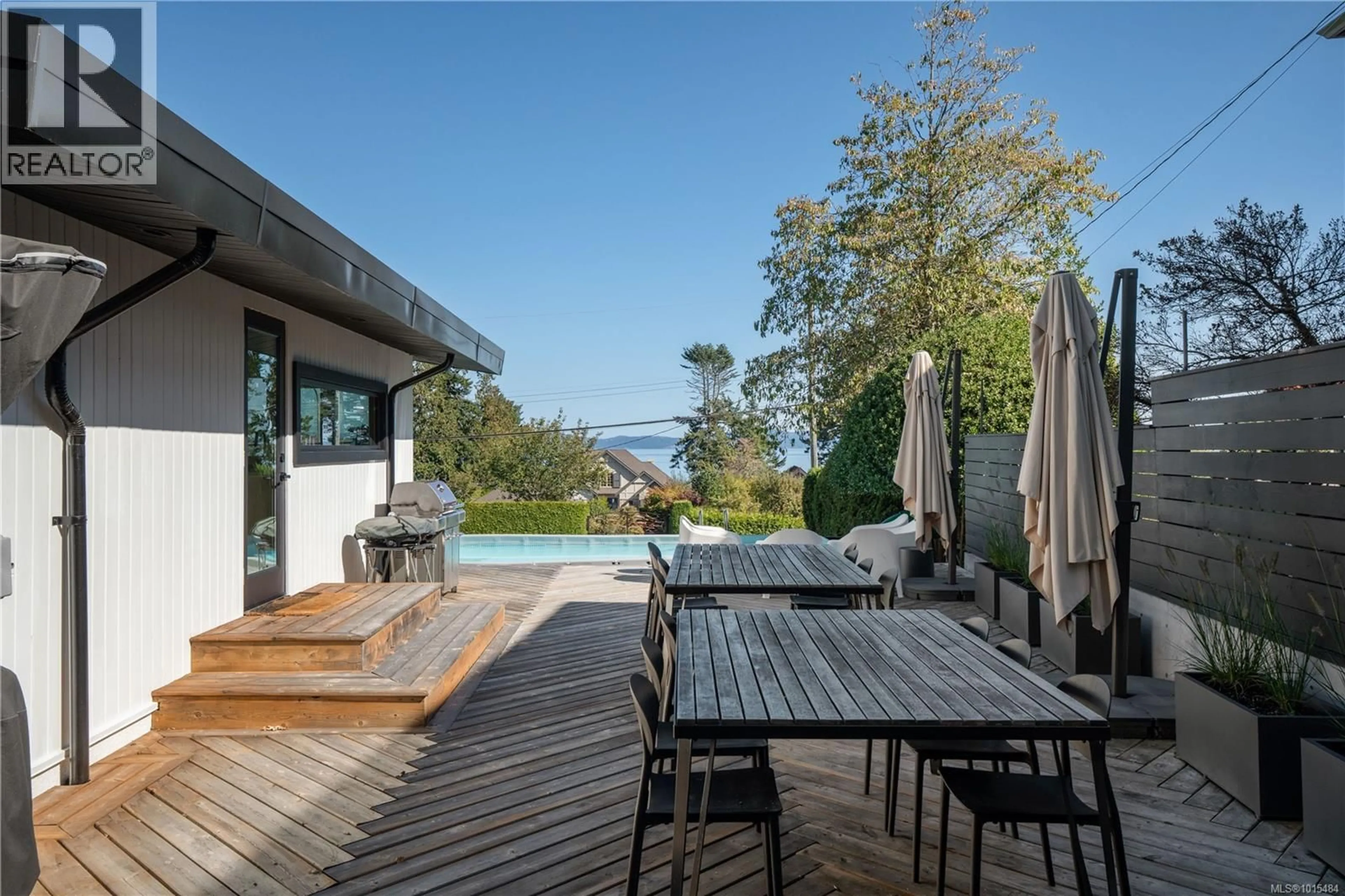 Patio, water/lake/river/ocean view for 5276 PARKER AVENUE, Saanich British Columbia V8Y2M9