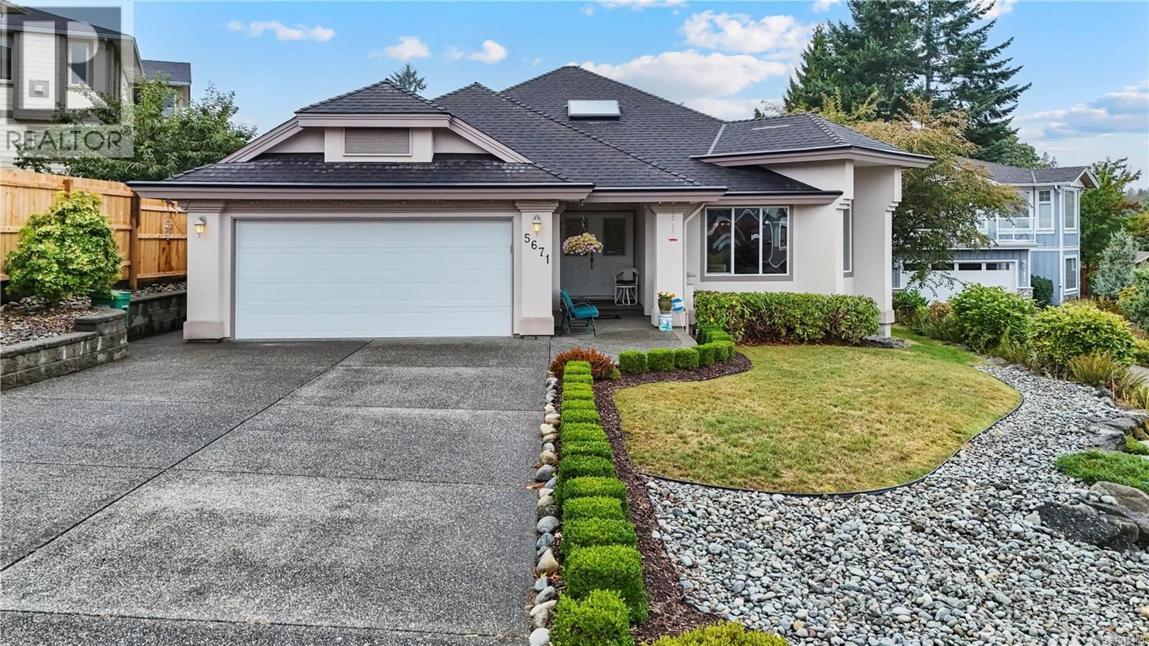 Home with vinyl exterior material, street for 5671 MUGGIES WAY, Nanaimo British Columbia V9V1W2