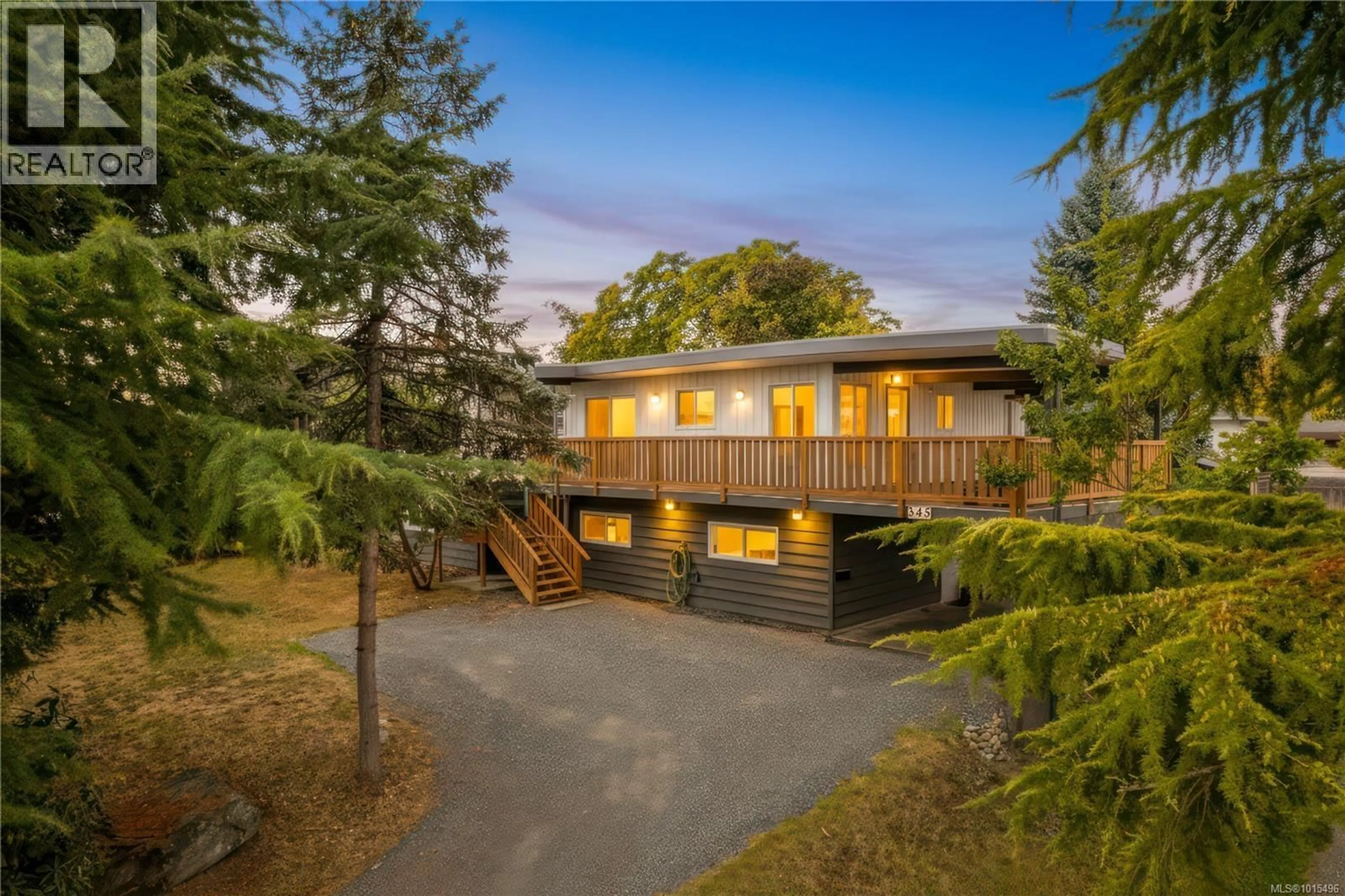A pic from outside/outdoor area/front of a property/back of a property/a pic from drone, unknown for 345 HOWARD AVENUE, Nanaimo British Columbia V9R3R8