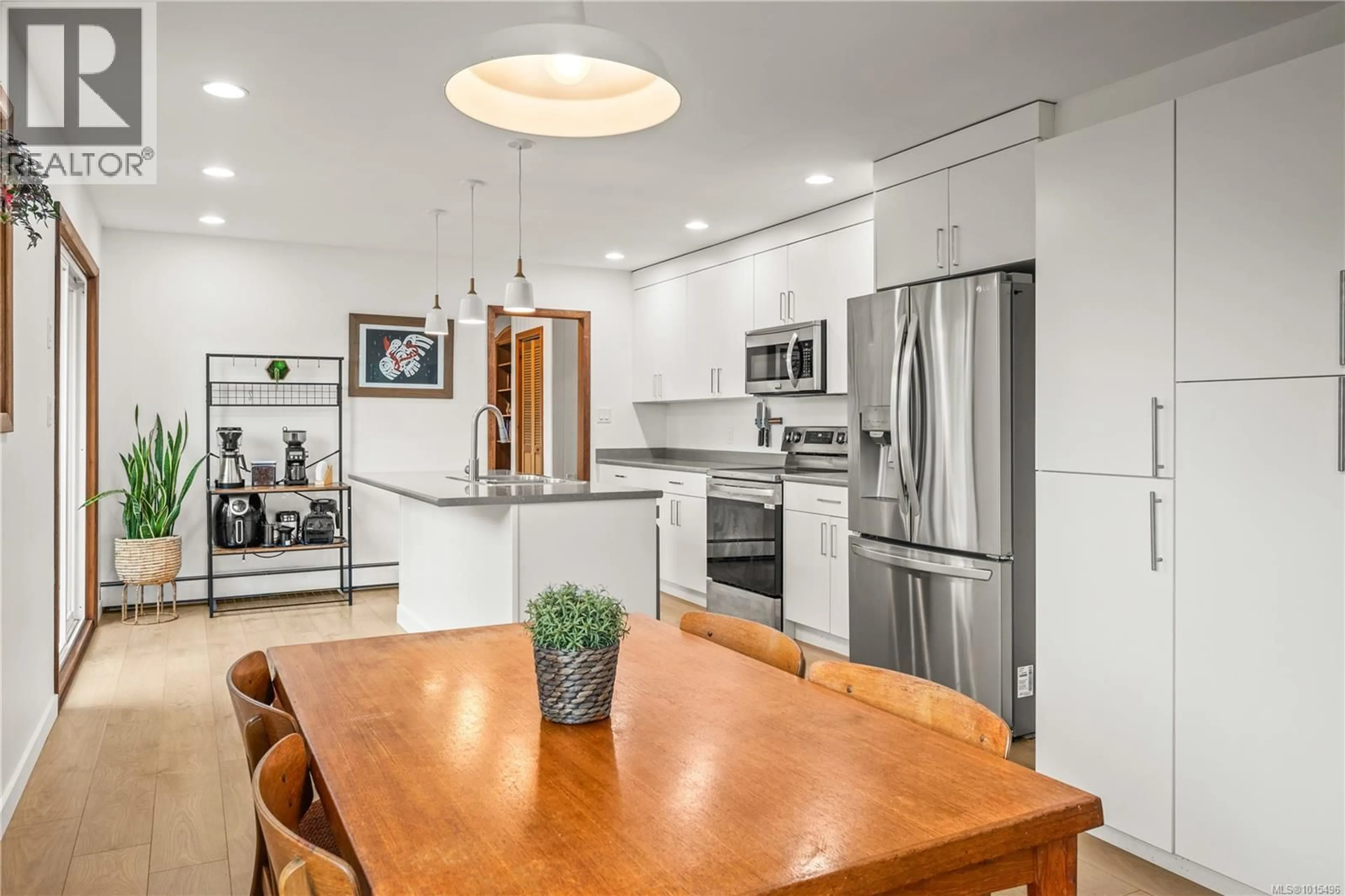 Open concept kitchen, unknown for 345 HOWARD AVENUE, Nanaimo British Columbia V9R3R8
