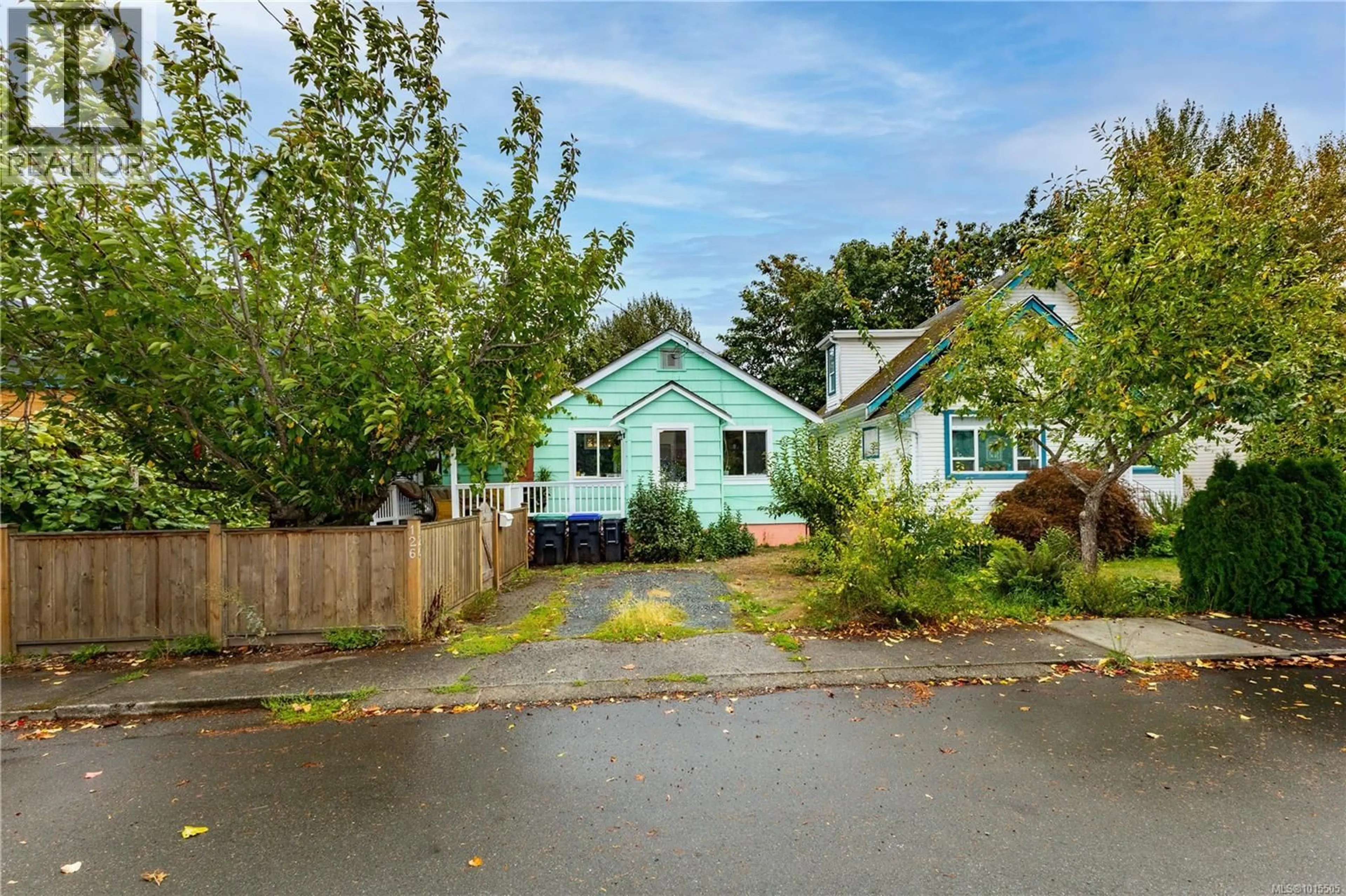 A pic from outside/outdoor area/front of a property/back of a property/a pic from drone, street for 126 CLIFFE AVENUE, Courtenay British Columbia V9N2H5