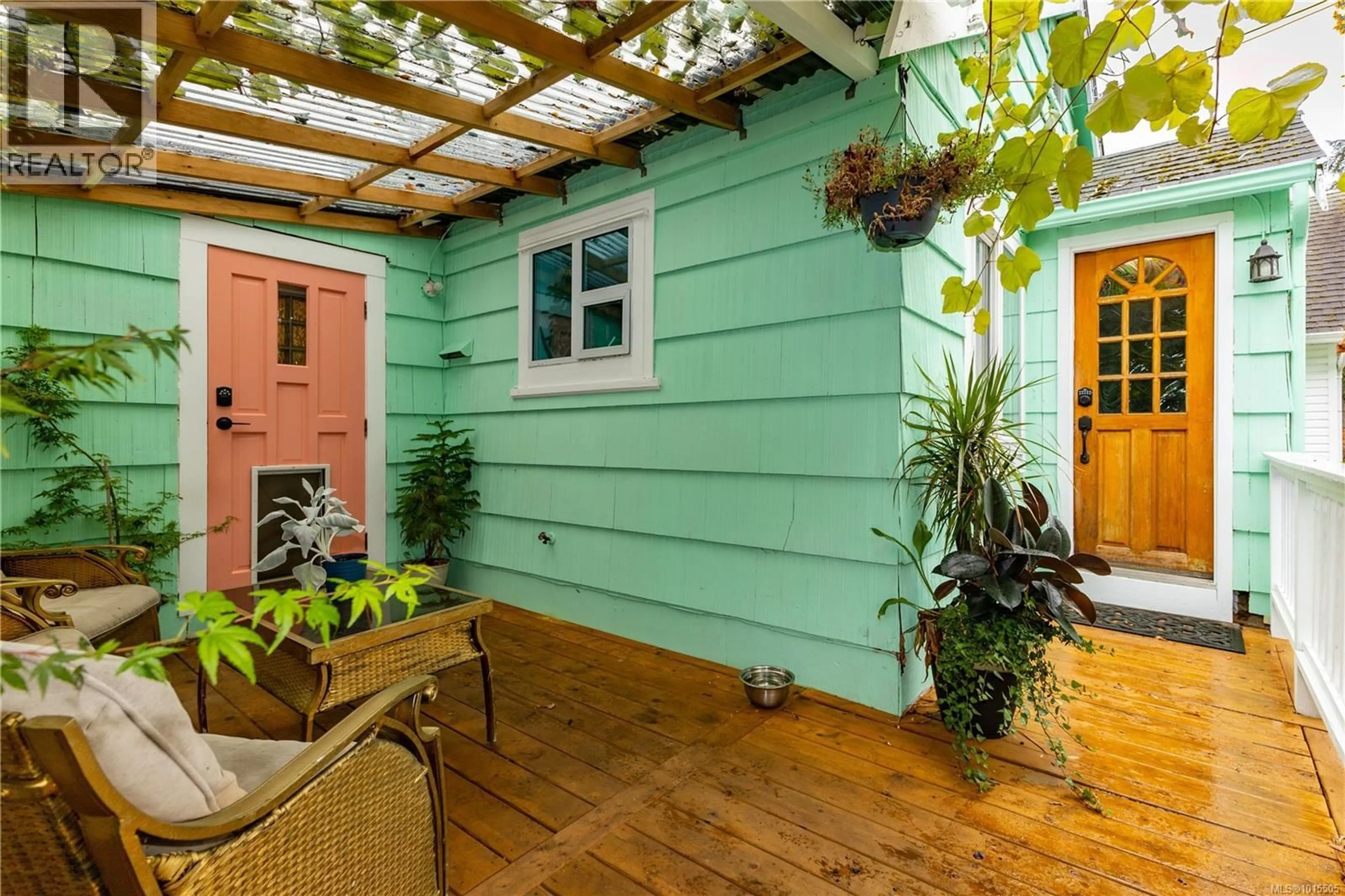 Patio, street for 126 CLIFFE AVENUE, Courtenay British Columbia V9N2H5