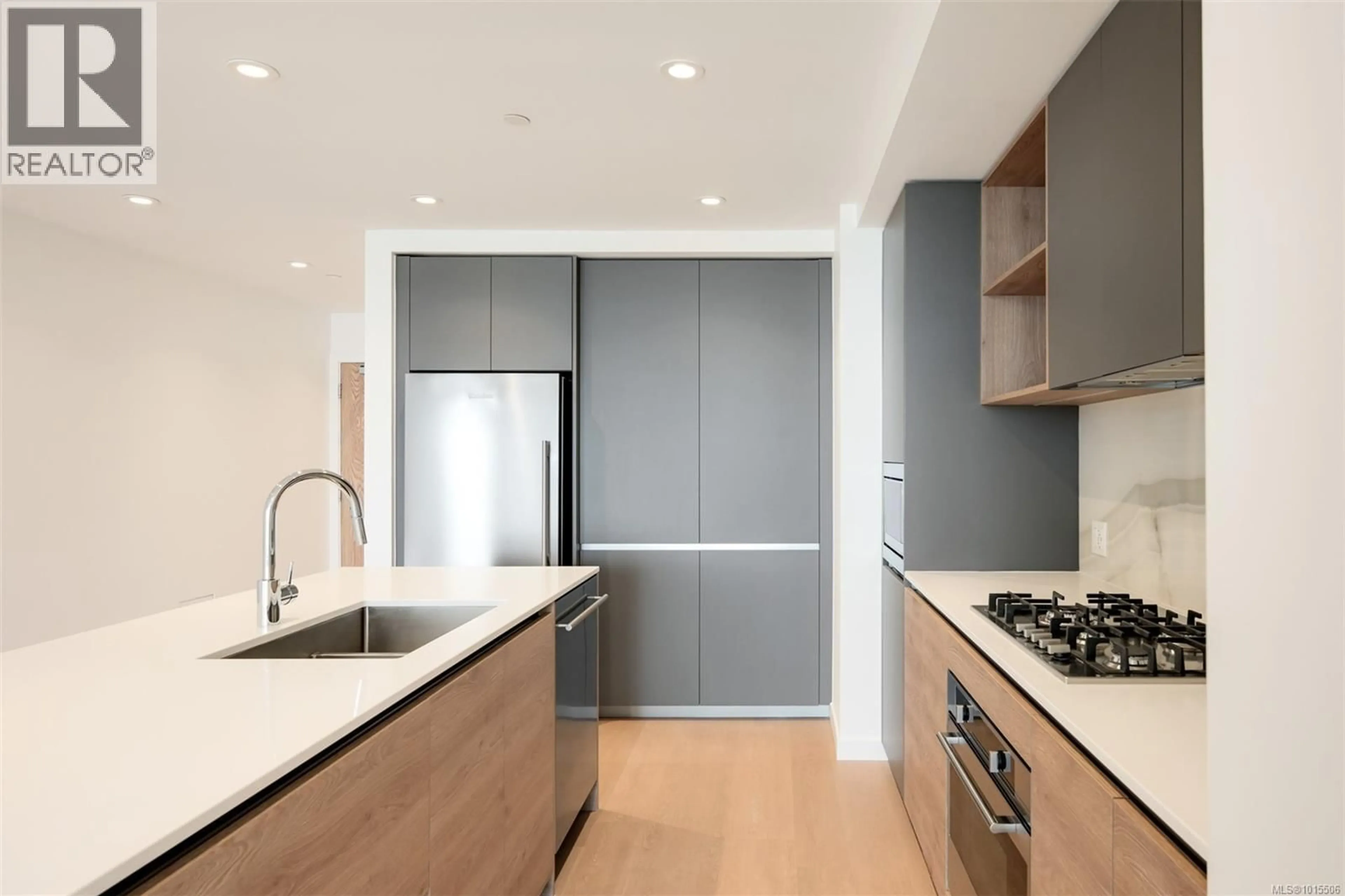 Contemporary kitchen, unknown for 308 - 363 TYEE ROAD, Victoria British Columbia V9A0B5