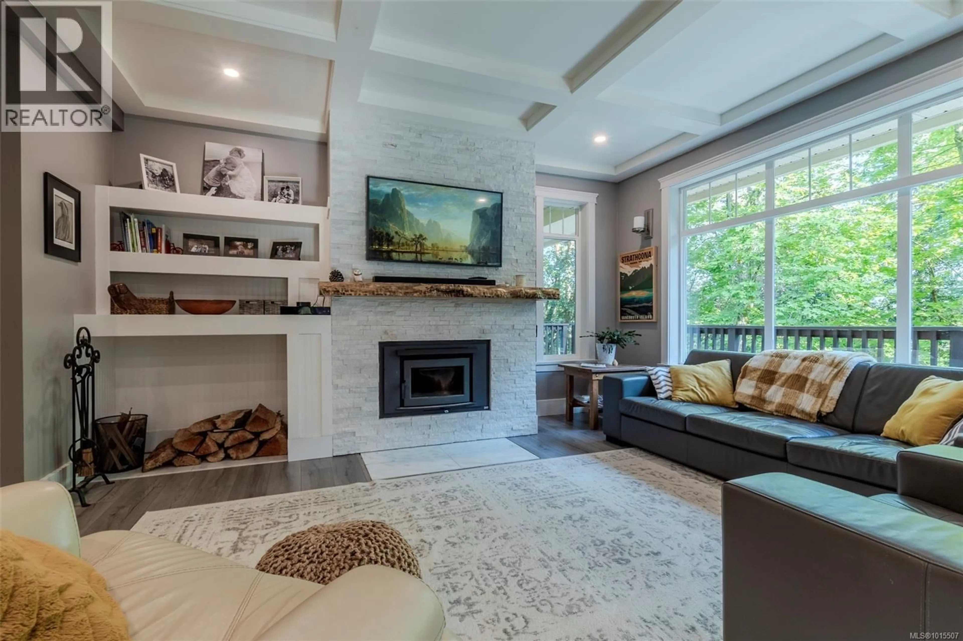 Living room with furniture, unknown for 6888 SOUTHVIEW TERRACE, Duncan British Columbia V9L5W9