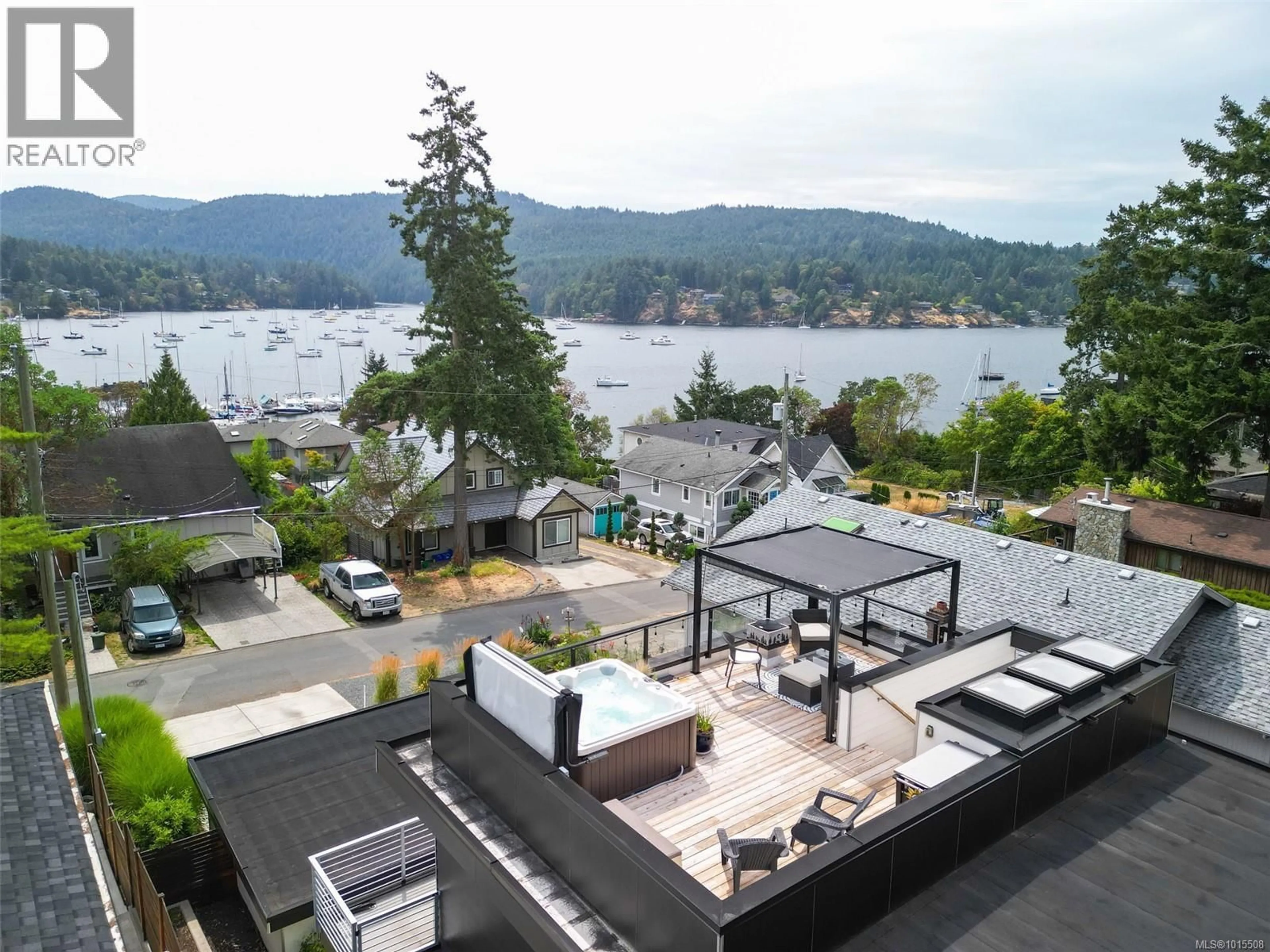 Patio, water/lake/river/ocean view for 772 HARDING LANE, Central Saanich British Columbia V8M2G2