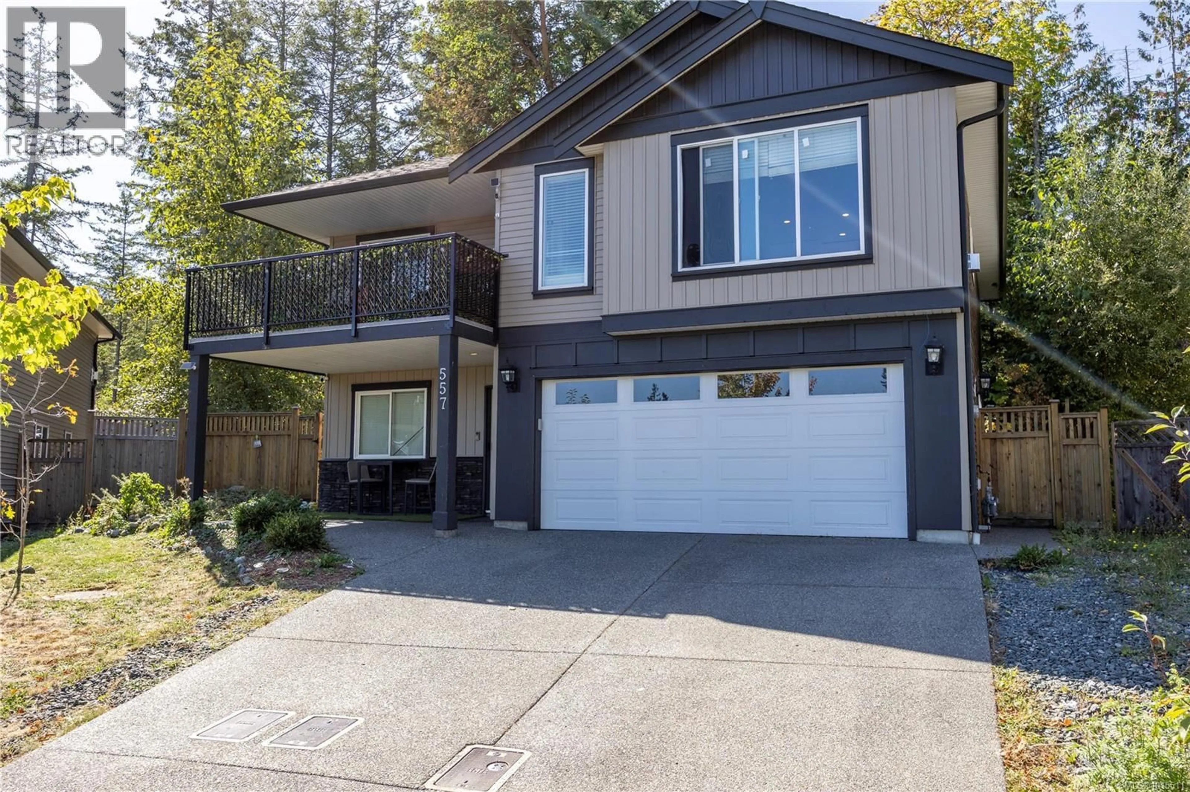 Home with vinyl exterior material, street for 557 LORI PLACE, Nanaimo British Columbia V9R0H5