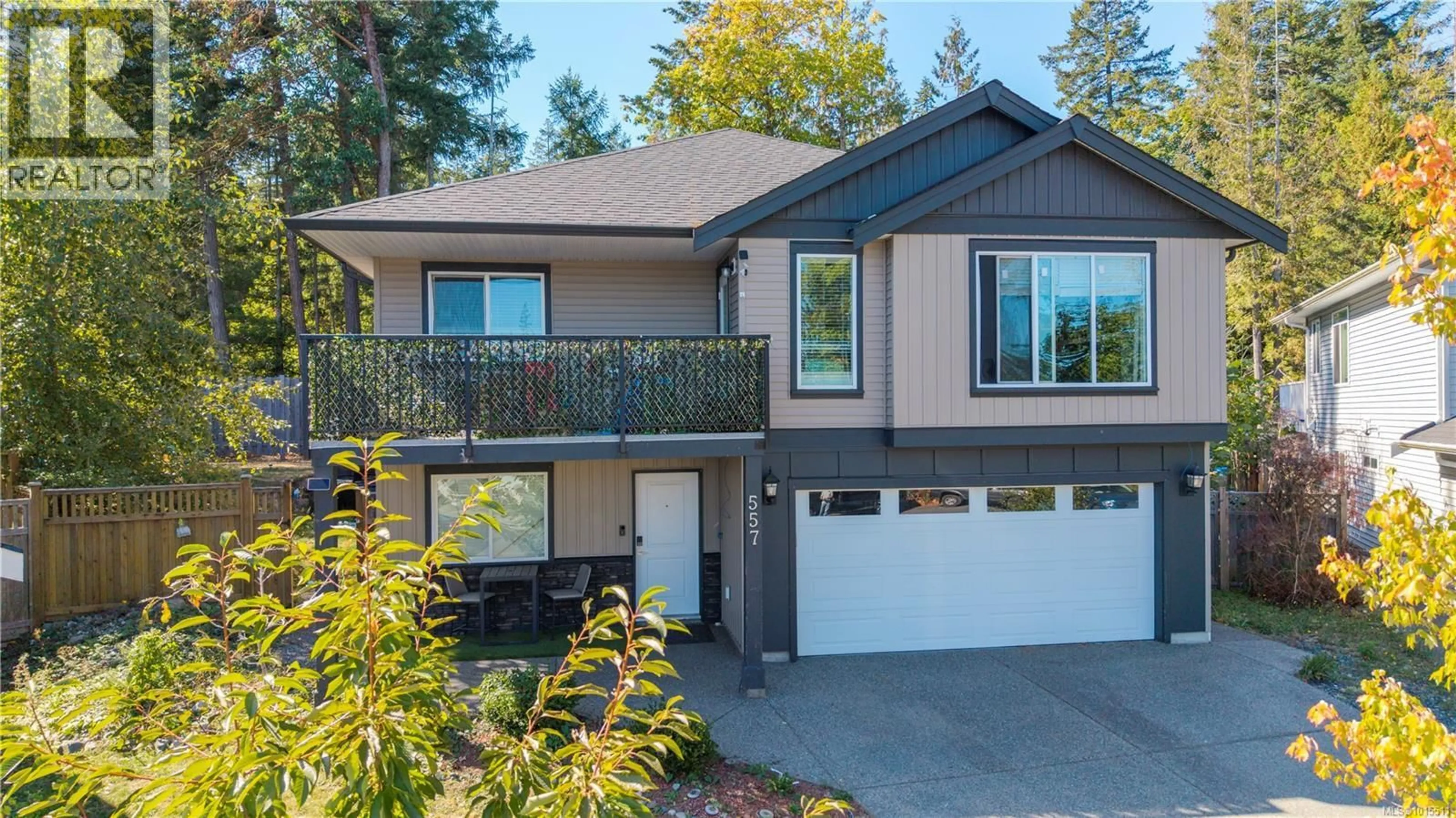 Home with vinyl exterior material, street for 557 LORI PLACE, Nanaimo British Columbia V9R0H5