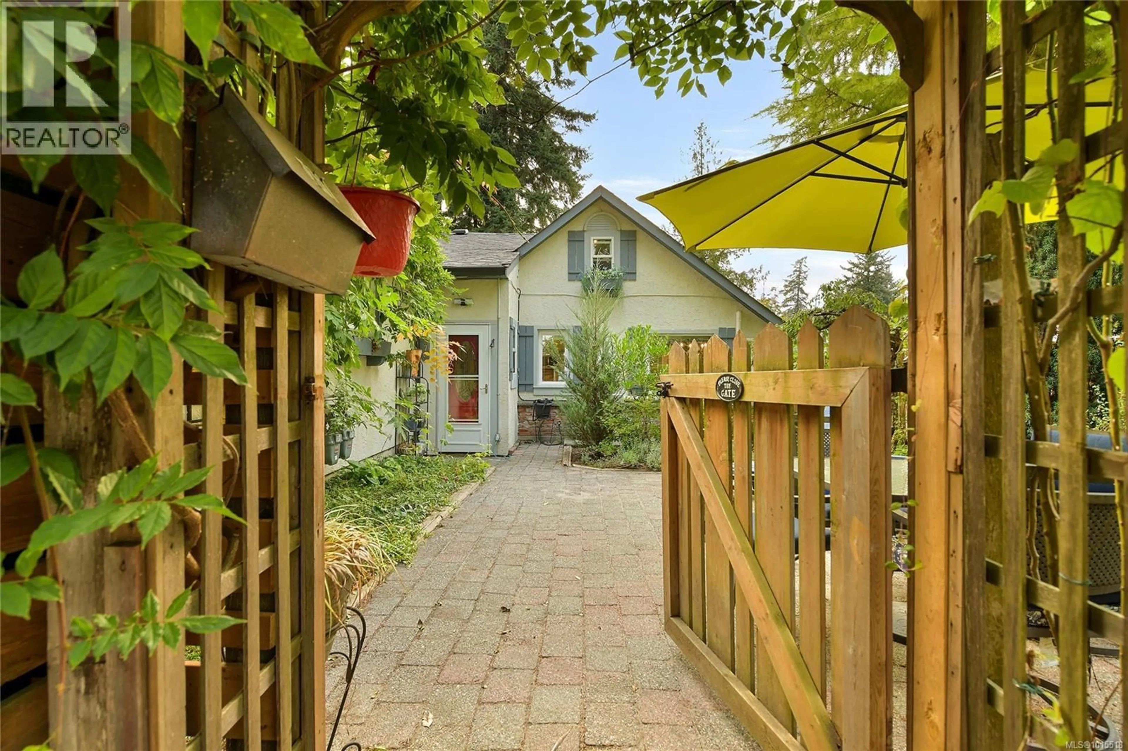 Patio, street for 2870 GLEN LAKE ROAD, Langford British Columbia V9B4A7
