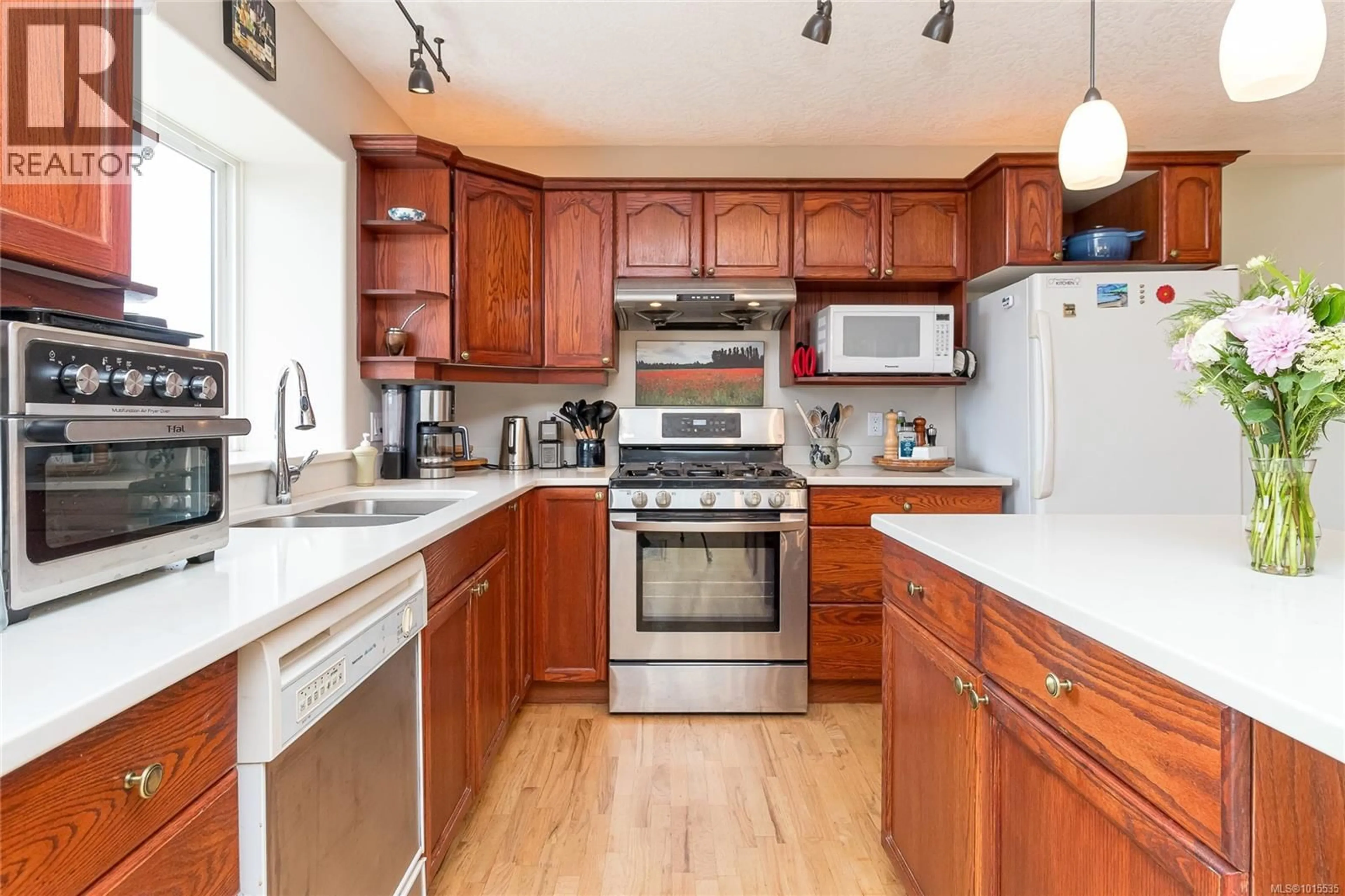 Open concept kitchen, unknown for 520 LOUISE ROAD, Ladysmith British Columbia V9G1W4